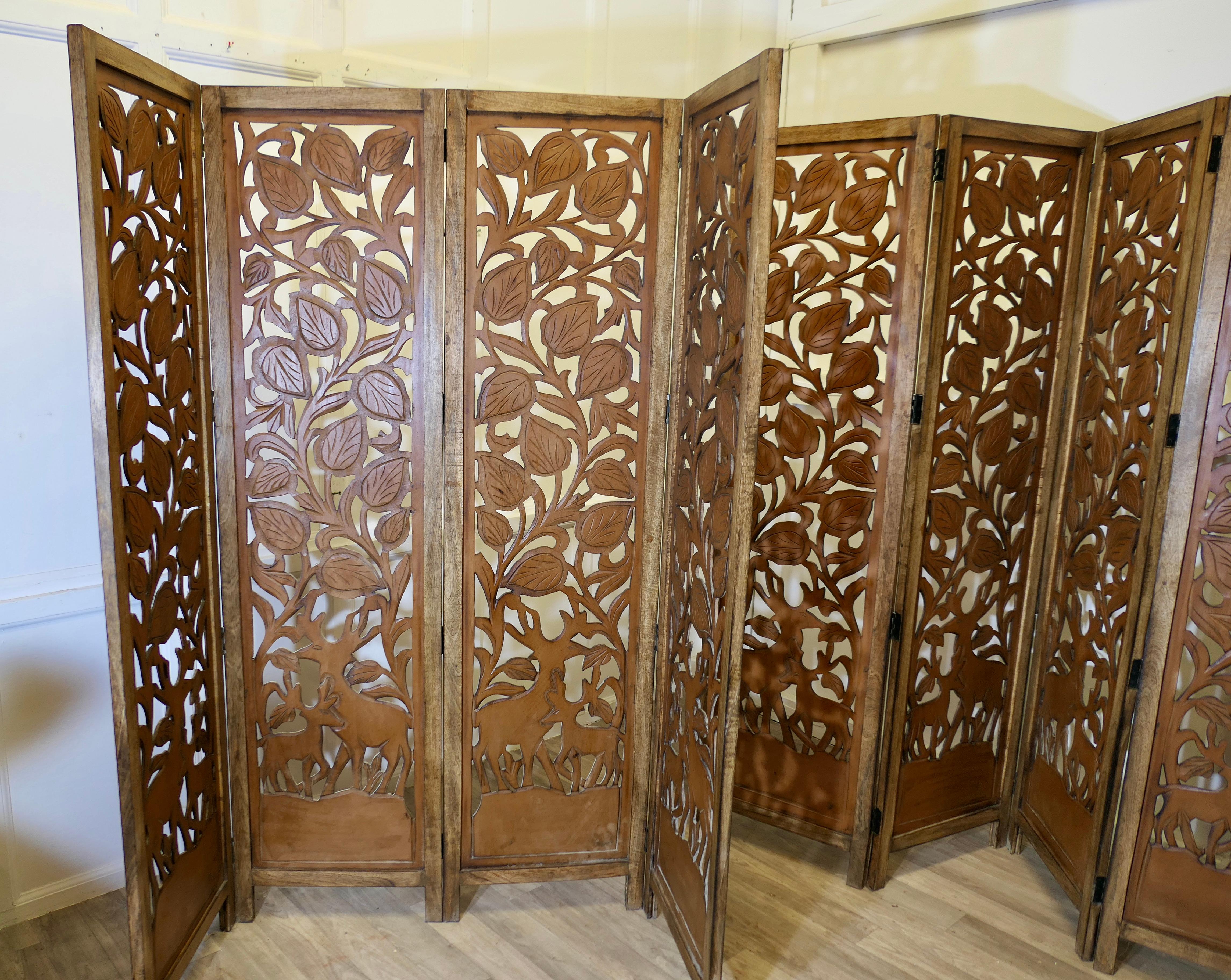 A Pair of North African Carved Pierced 4 Fold Screens en vente 2