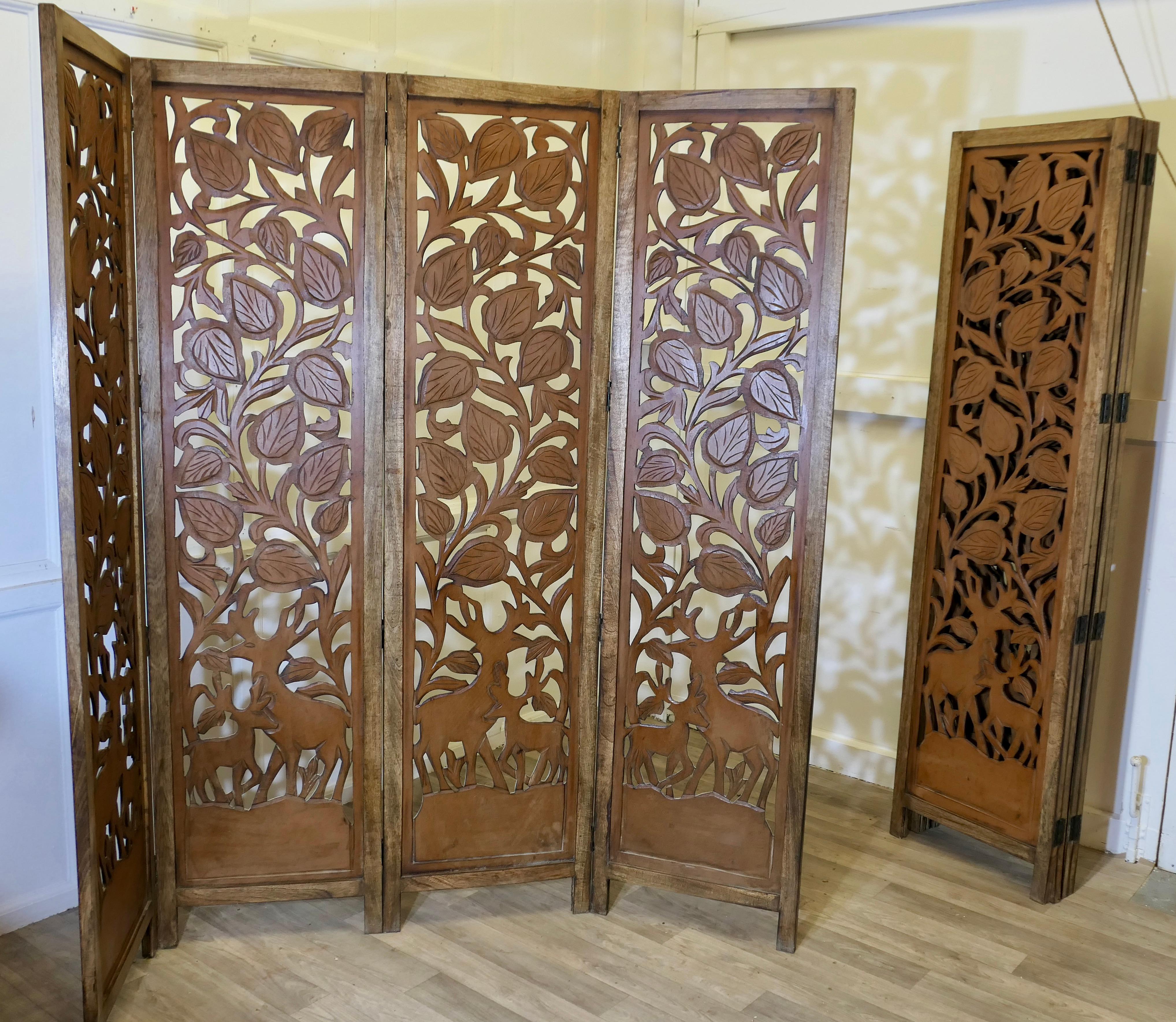 A Pair of North African Carved Pierced 4 Fold Screens en vente 3