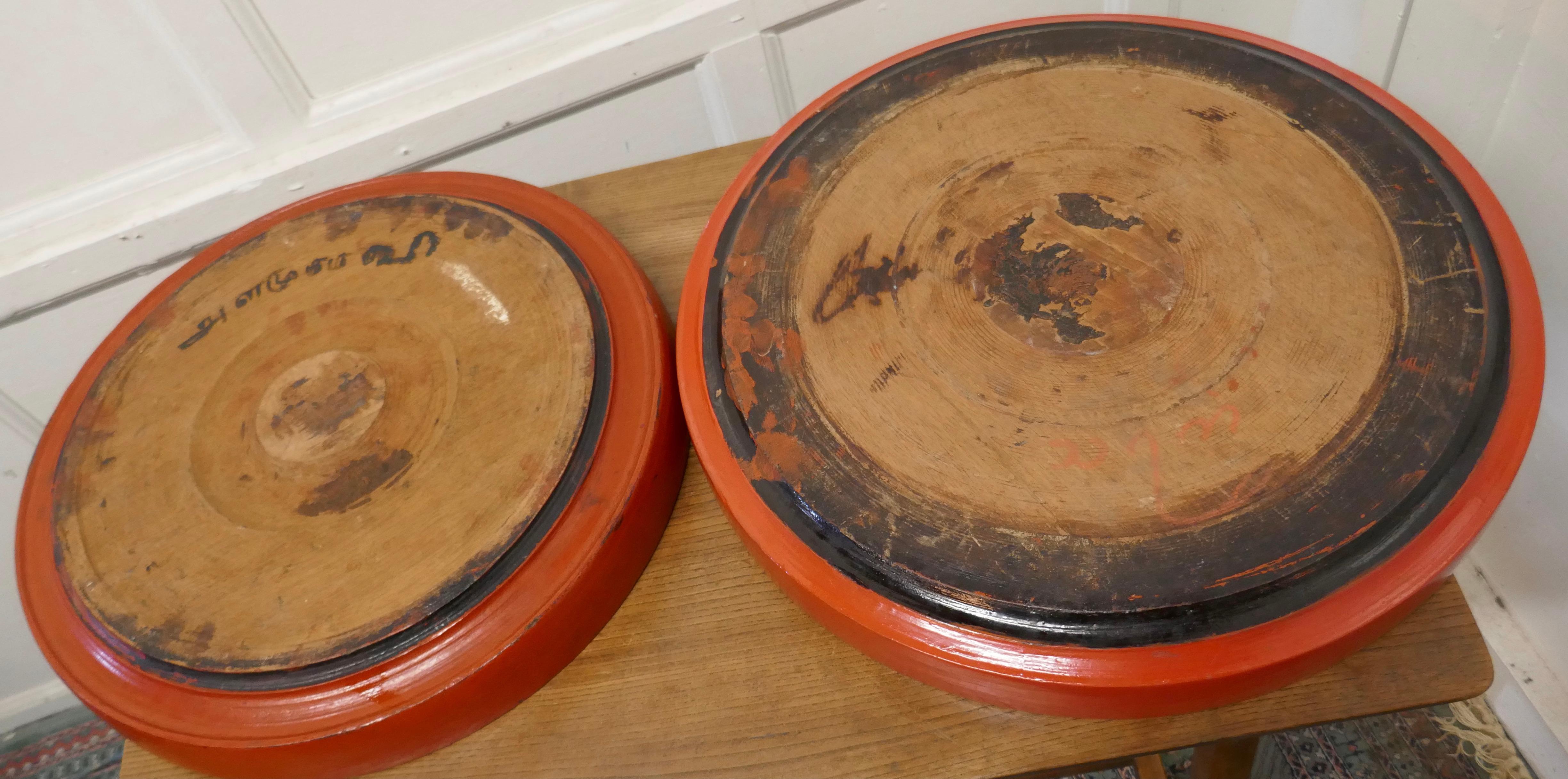 20th Century Pair of North African Folk Art Hand Made Red Ochre Dishes For Sale