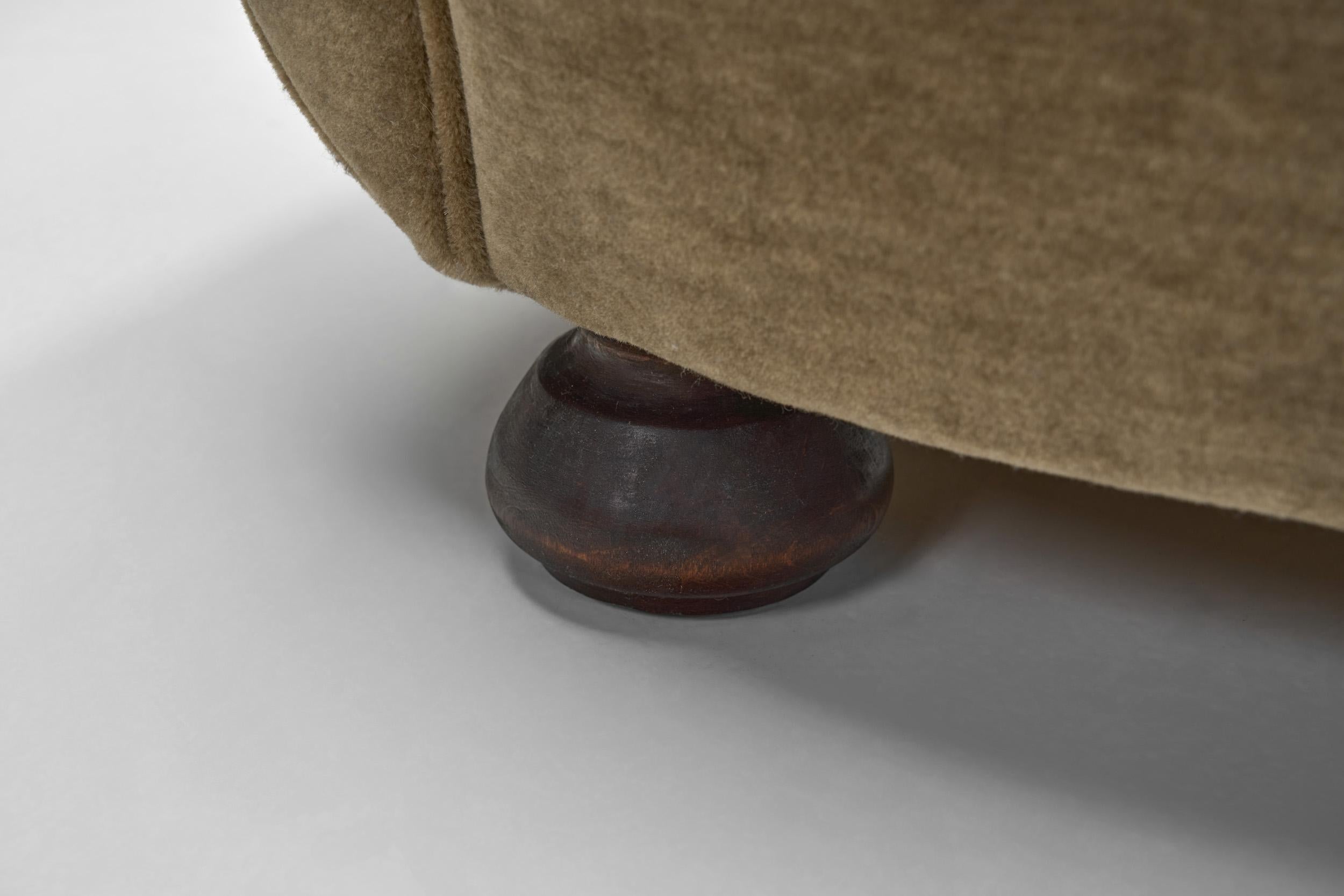 A Pair of Norwegian Art Deco Oak Armchairs, Norway 1930s For Sale 9
