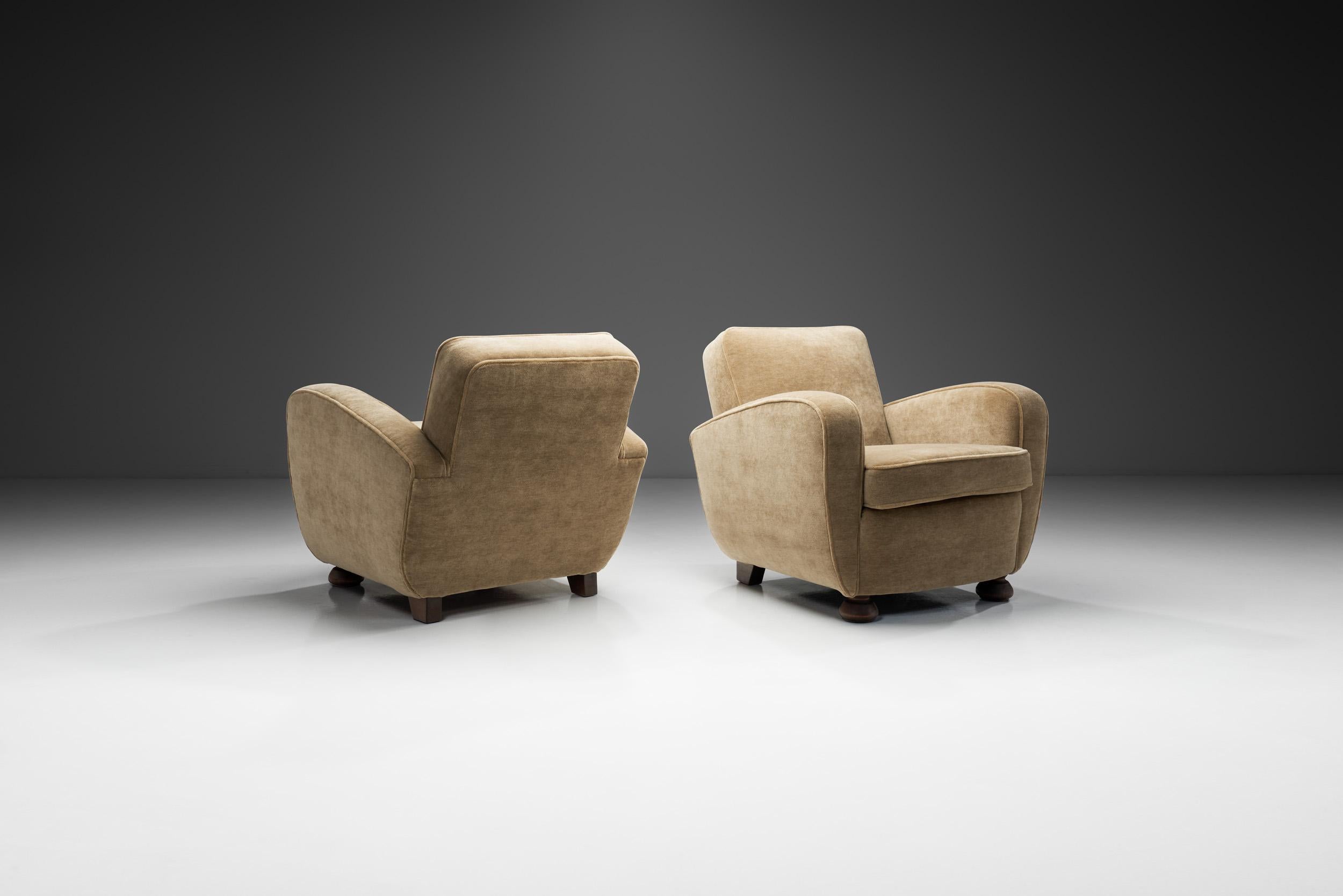 Norwegian Art Deco, emerged in the 1920s and reached its peak in the 1930s, it represented a fusion of modernist simplicity and traditional craftsmanship. Influenced by the broader European Art Deco movement, Norwegian designers embraced clean
