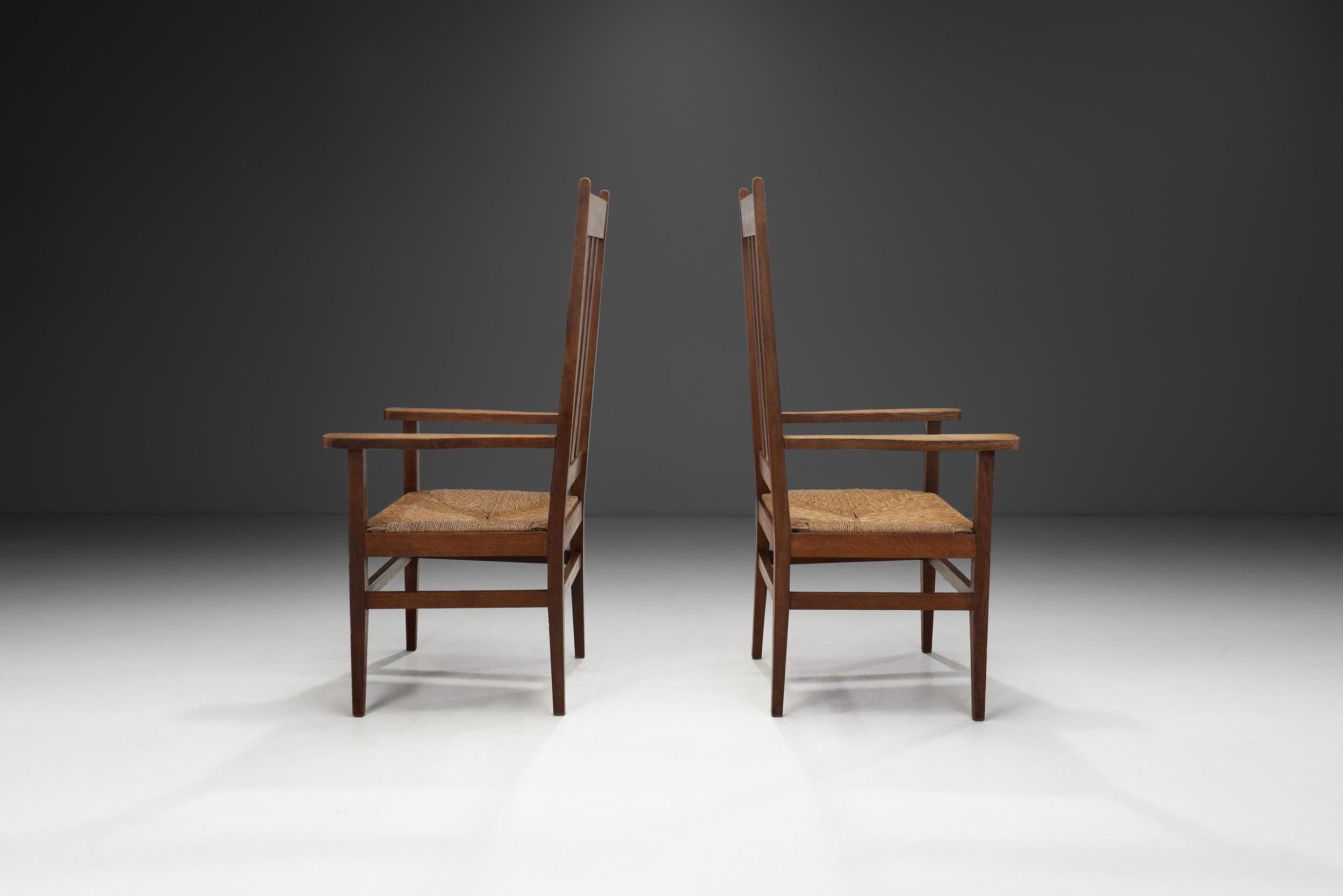 A Pair of Oak and Woven Rush High Back Armchairs, France 1940s In Good Condition For Sale In Utrecht, NL