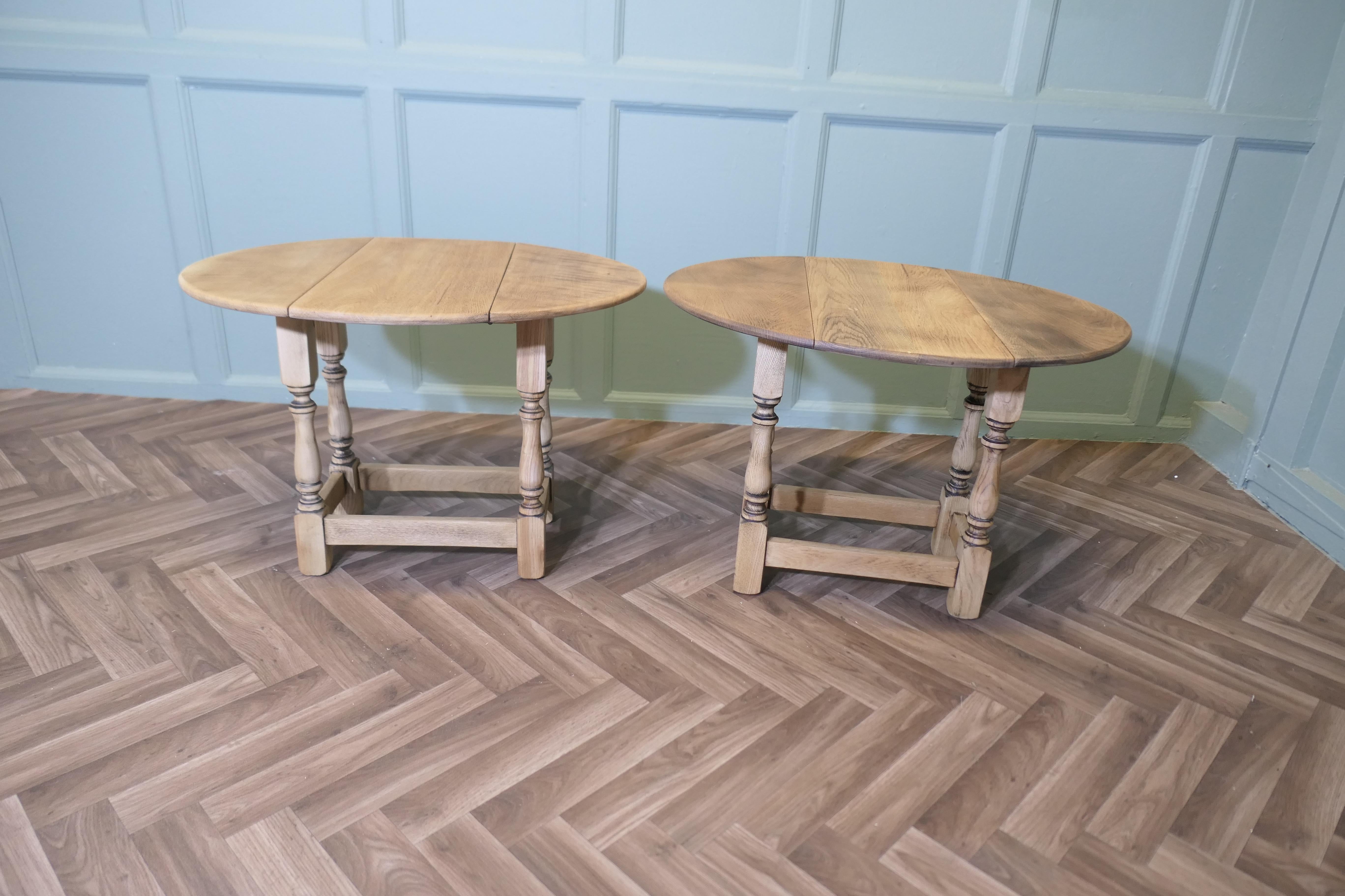 A Pair of Oak Coffee or Side Tables For Sale 3