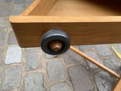 Paire de tables de chevet en Oak par Guillerme et Chambron