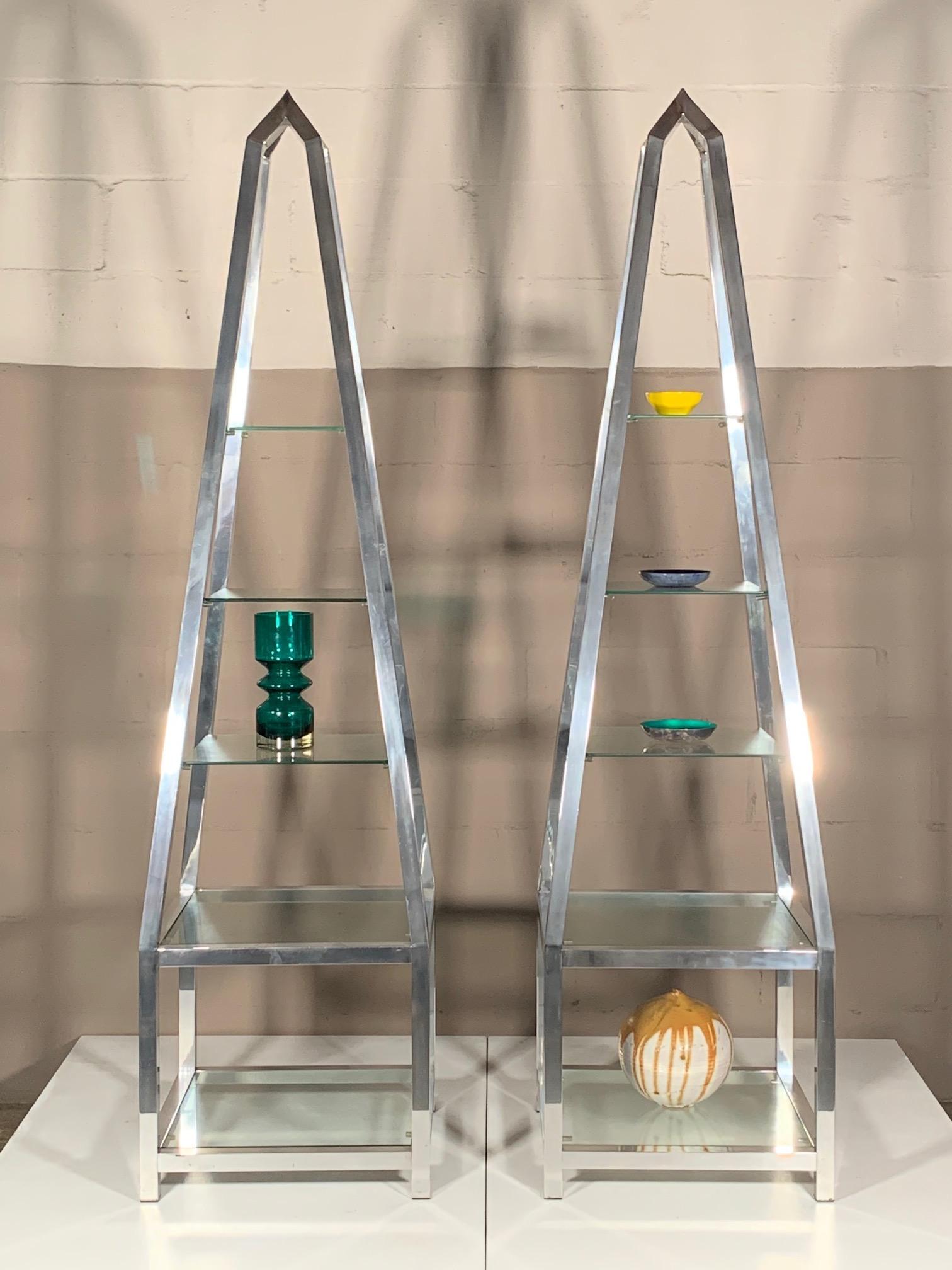 Pair of Obelisk Étagères in Polished Aluminum For Sale 3
