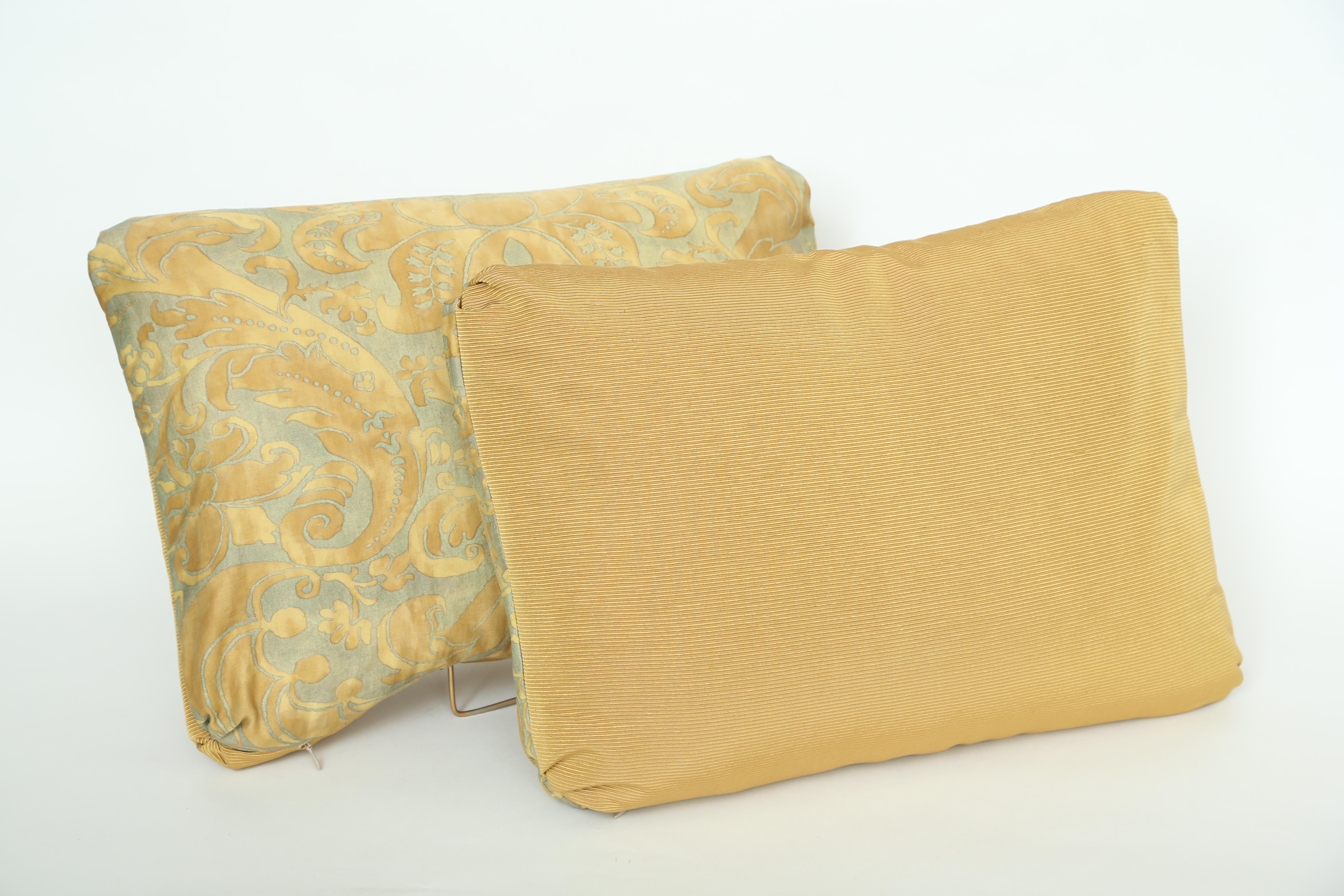 Baroque Revival A Pair of Oblong Fortuny Cushions in the Caravaggio Pattern For Sale