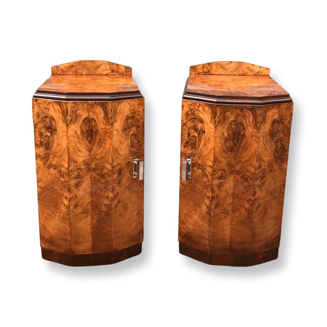 Art Deco Pair of Octagonal Fronted Burr Walnut Nightstands/Bedside Cabinets For Sale