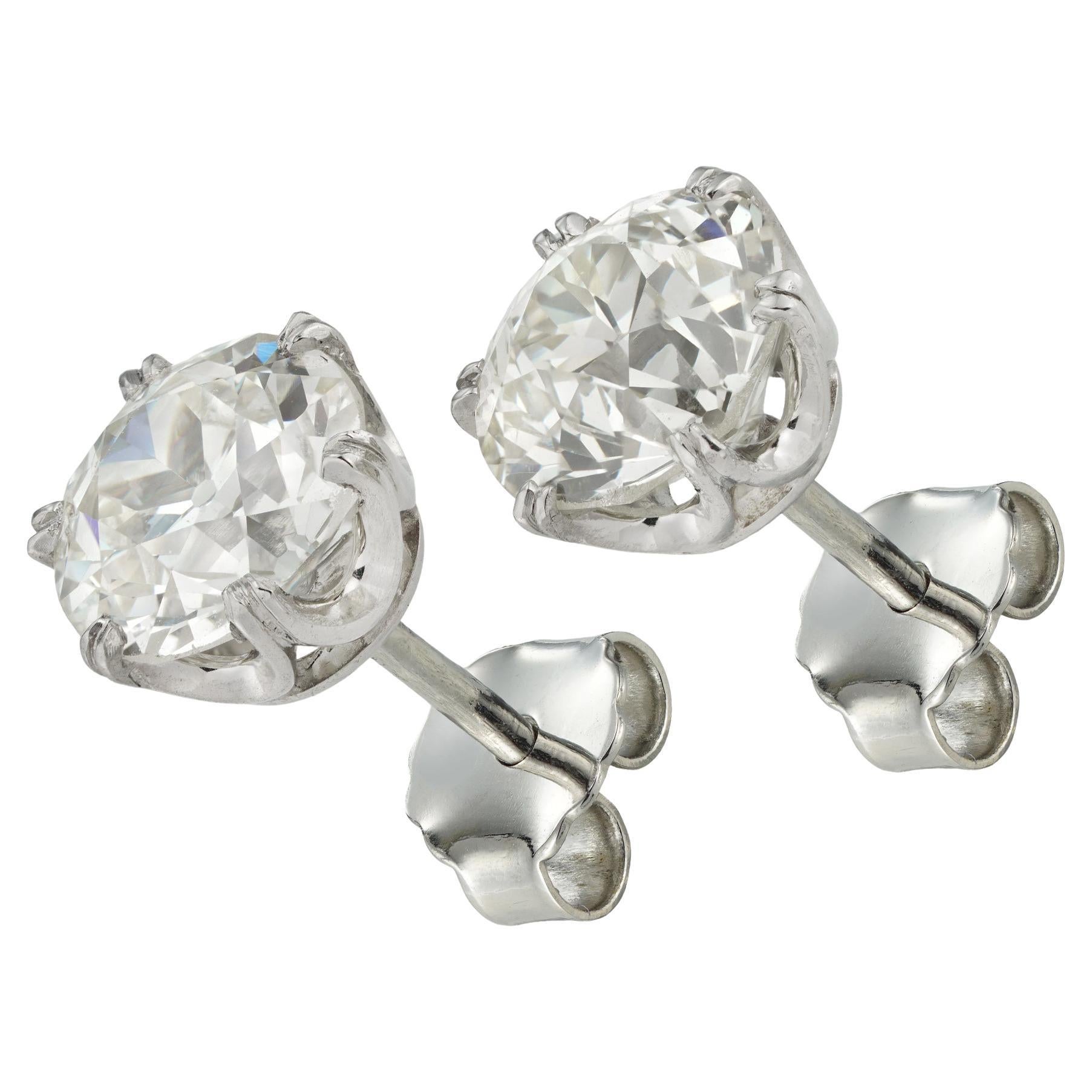 A pair of old-cut diamond stud earrings In New Condition In London, GB