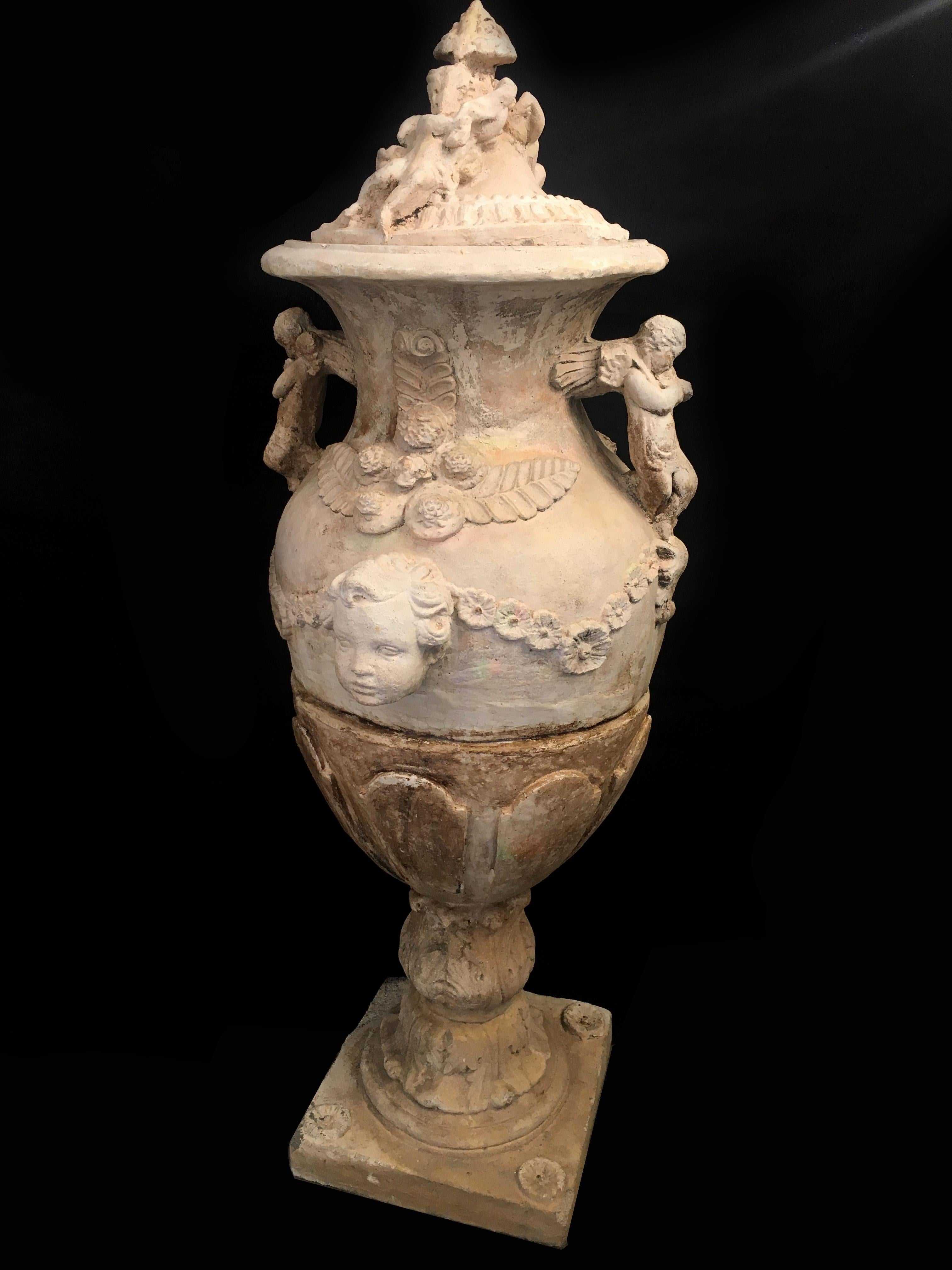 Extraordinary pair of vases dating back to the late 1700s and coming from a villa on the hills of Fiesole (Florence).