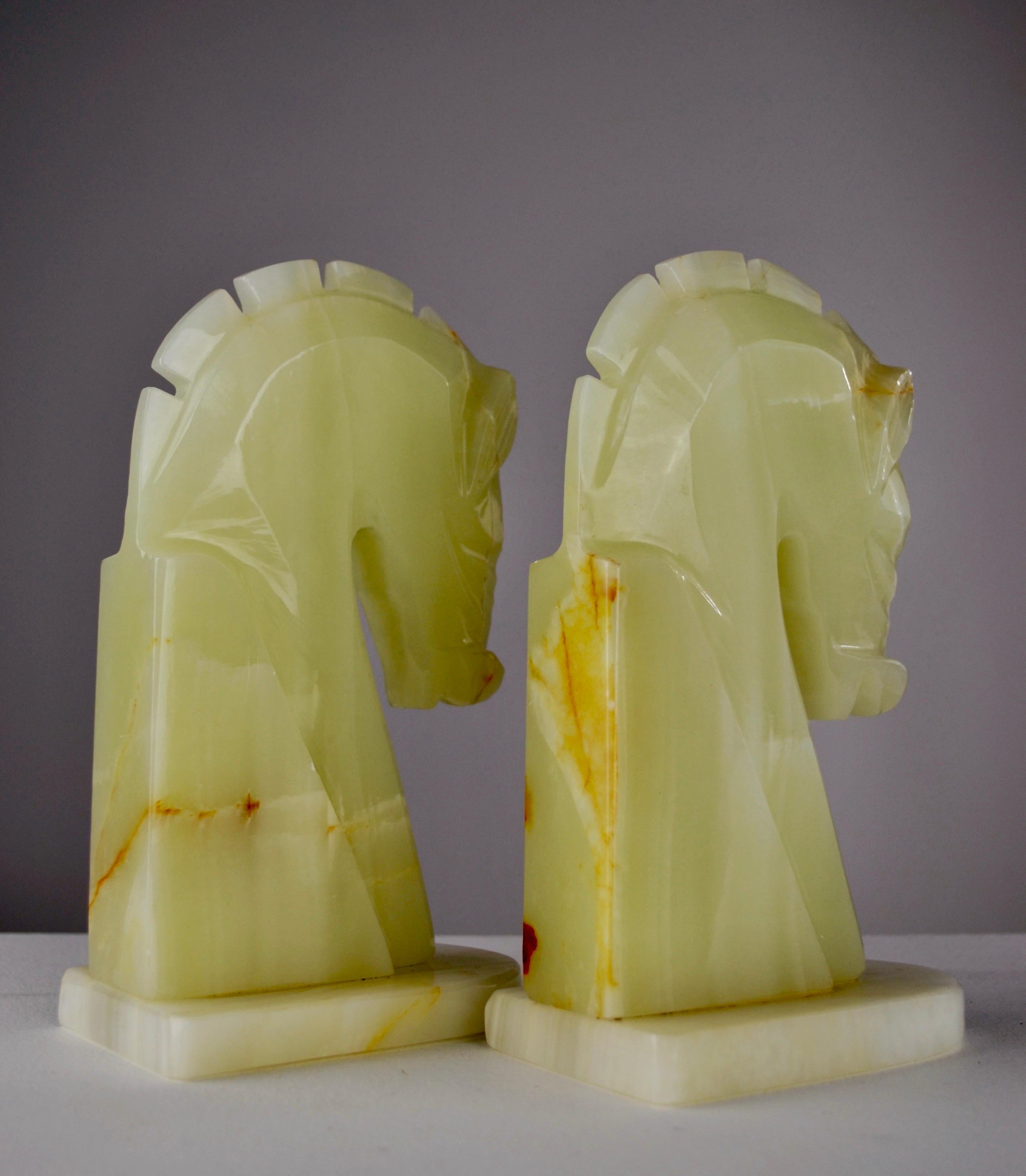 A Pair of Onyx Bookends – Horse Heads – Italy - 1970s In Good Condition For Sale In SOTTEVILLE-LÈS-ROUEN, FR