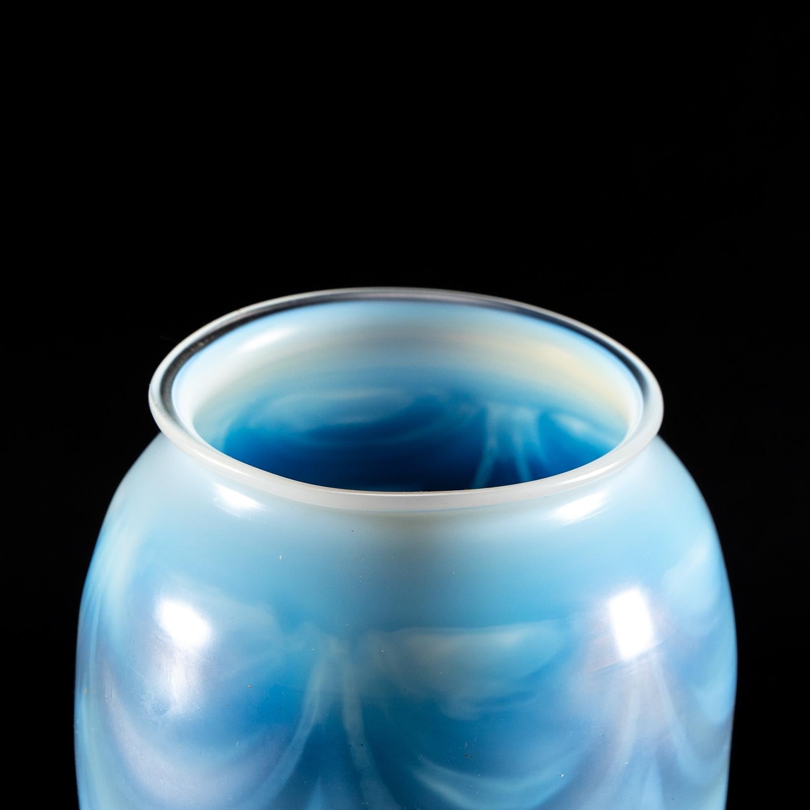 British A Pair of Opalescent Glass Shades with Striking Feathered Patterns For Sale