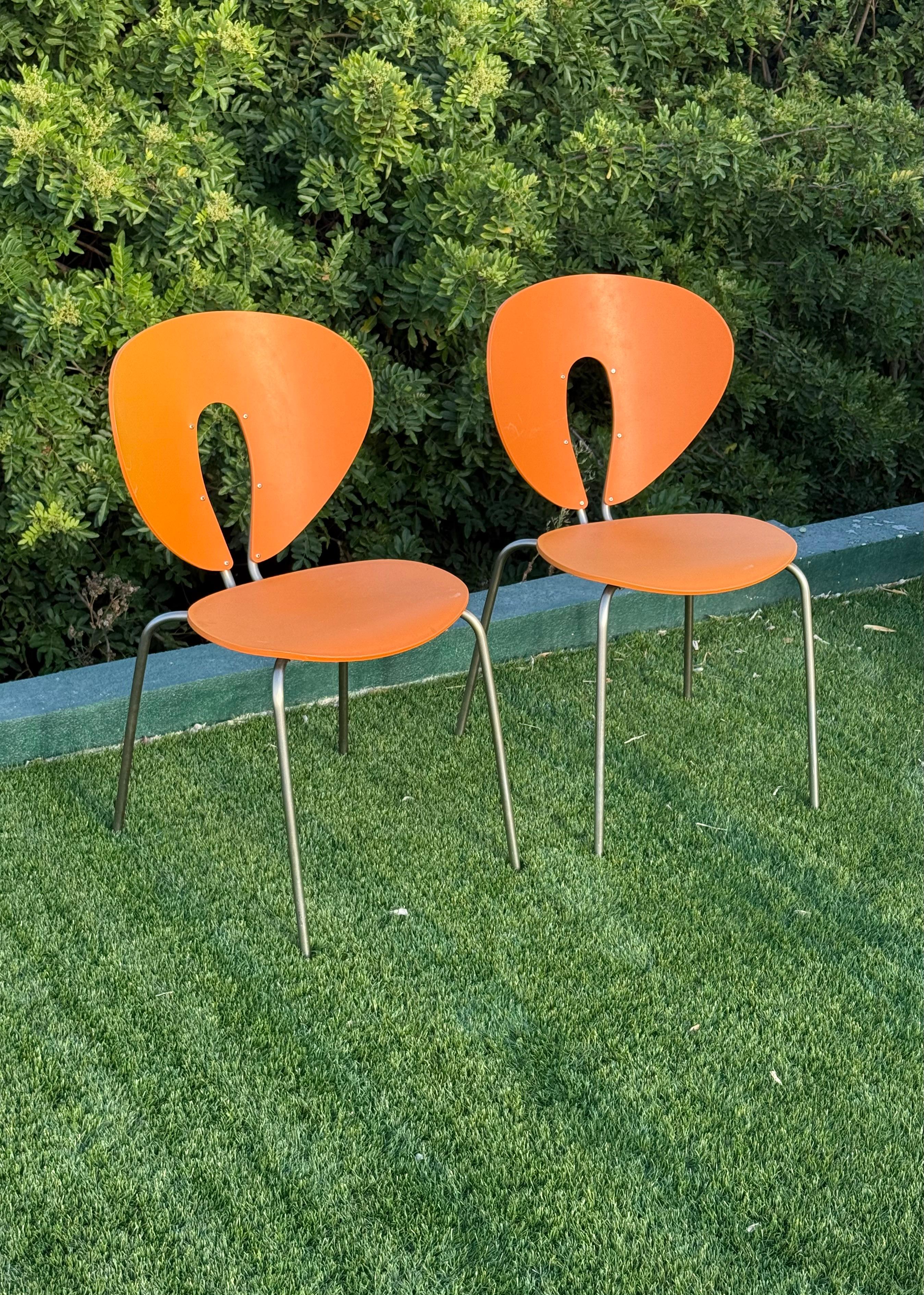Pareja de sillas Globus naranjas de Jesus Gasca para STUA, España finales del siglo XX Acero inoxidable en venta