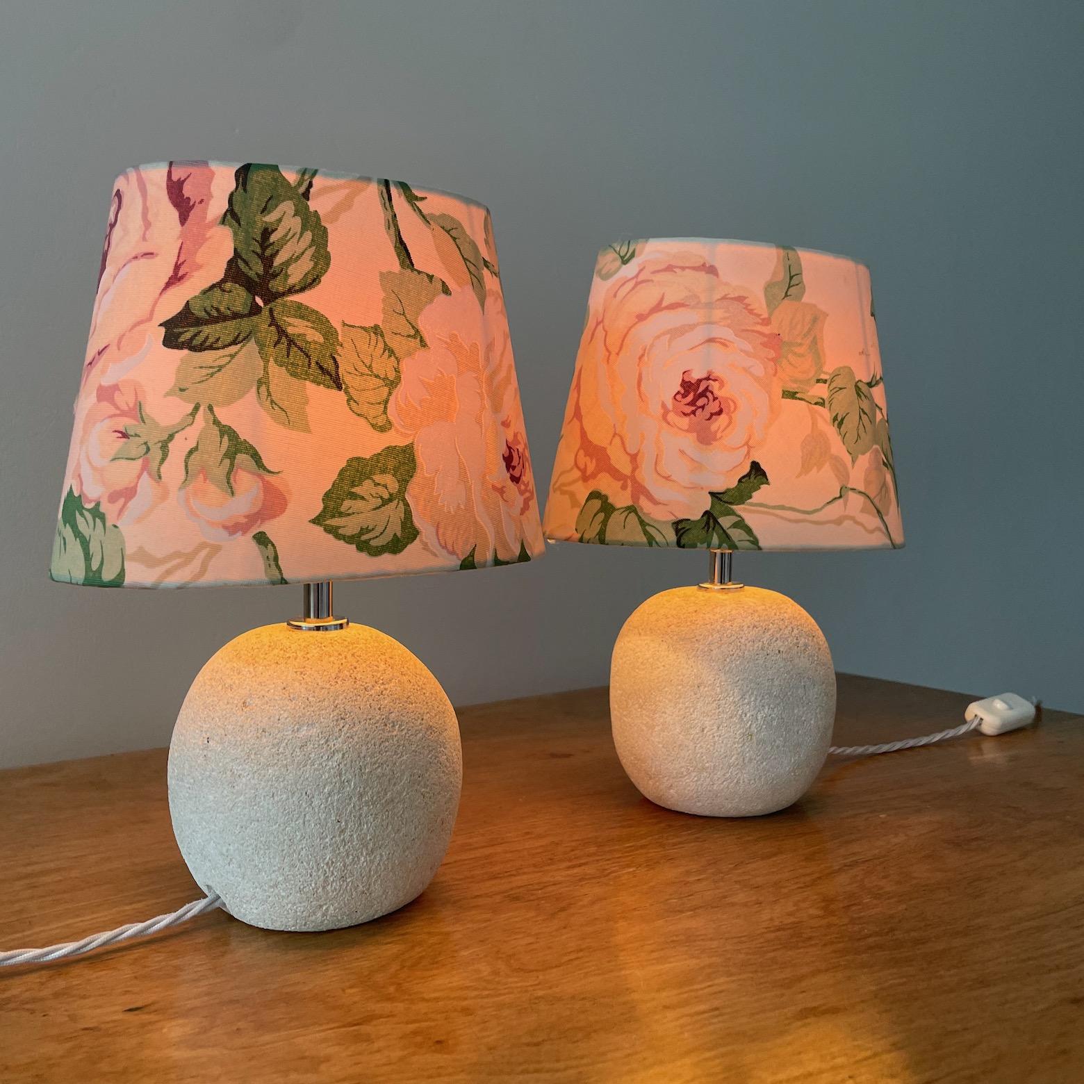 Ein Paar organische Tischlampen aus Stein, Frankreich, 20. (Französisch) im Angebot