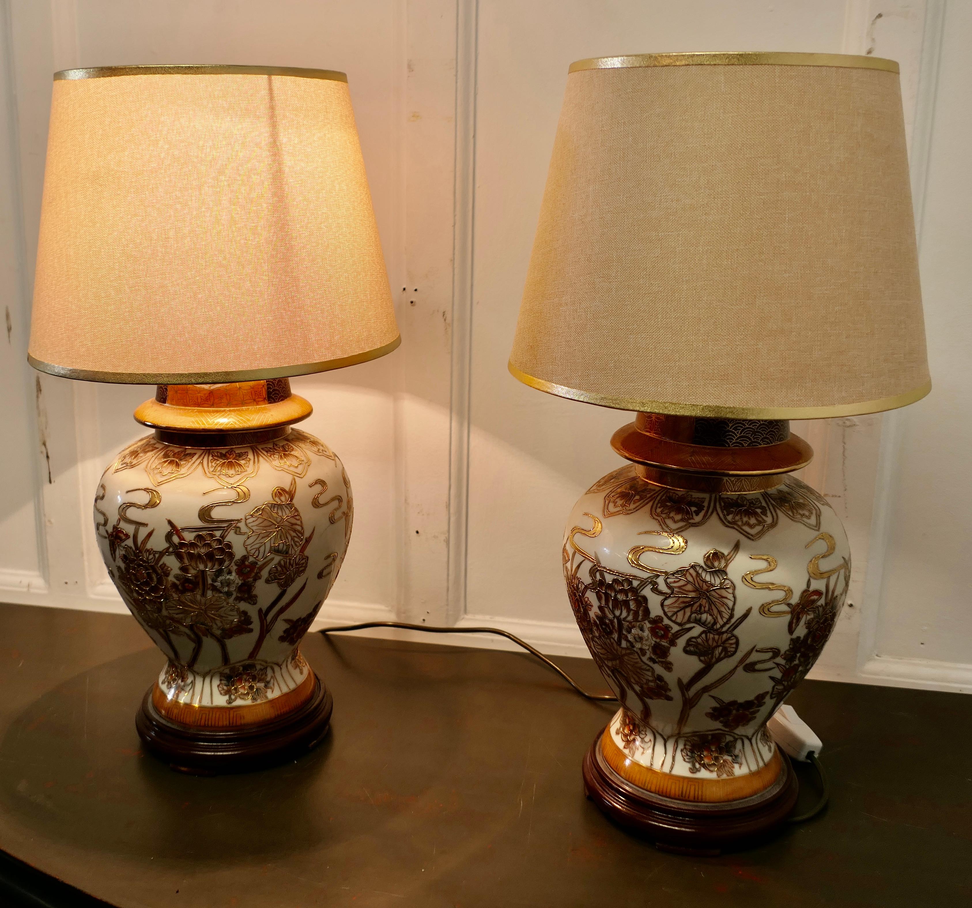Porcellana Coppia di lampade orientali in porcellana Ginger Jar    Un'incantevole coppia di date vintage BACS in vendita