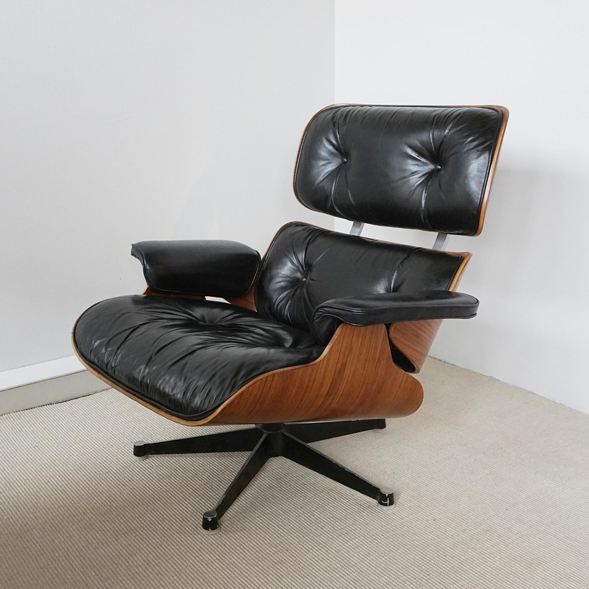 A Pair of Original Herman Miller Eames Chairs and Ottoman for Hille 5