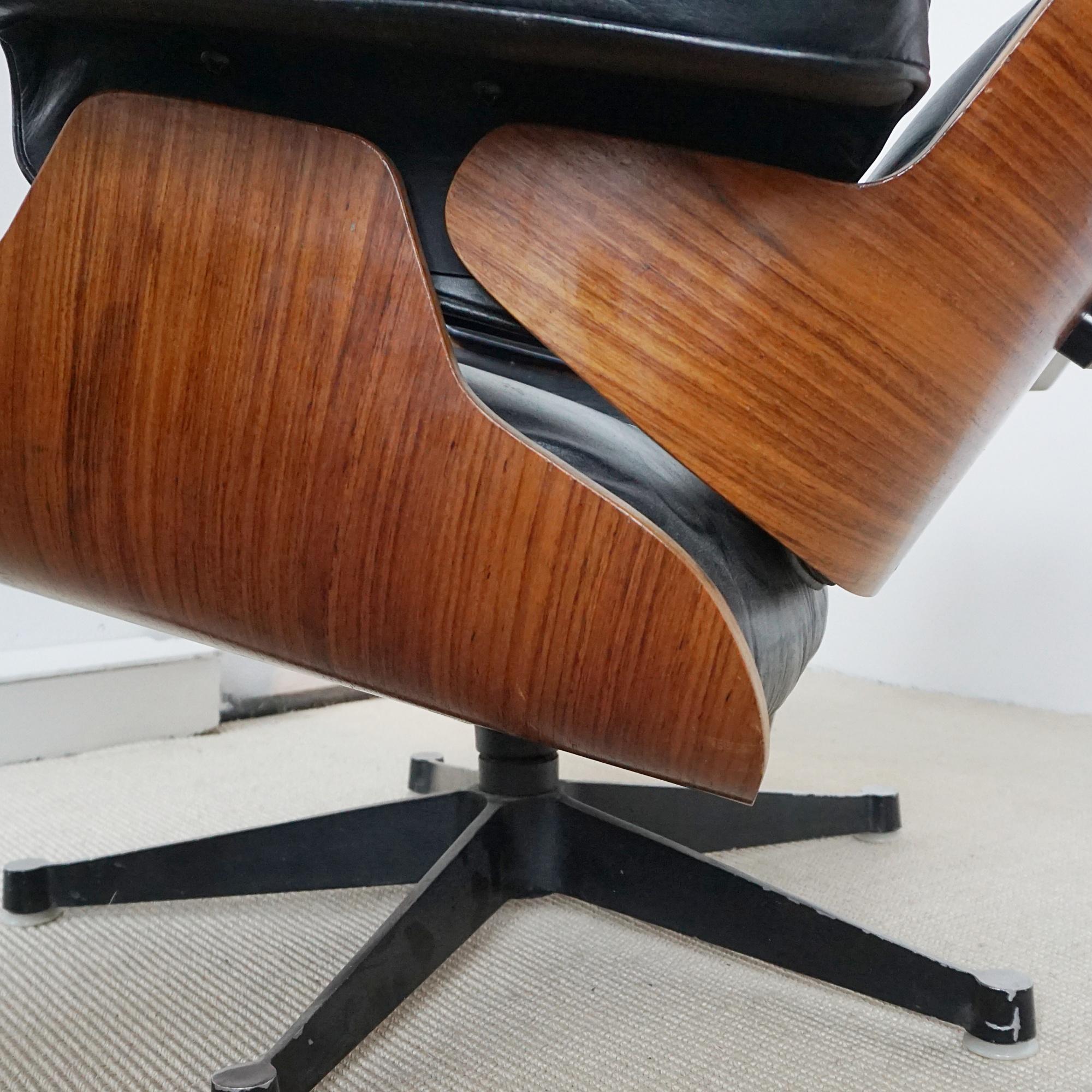 A Pair of Original Herman Miller Eames Chairs and Ottoman for Hille 6