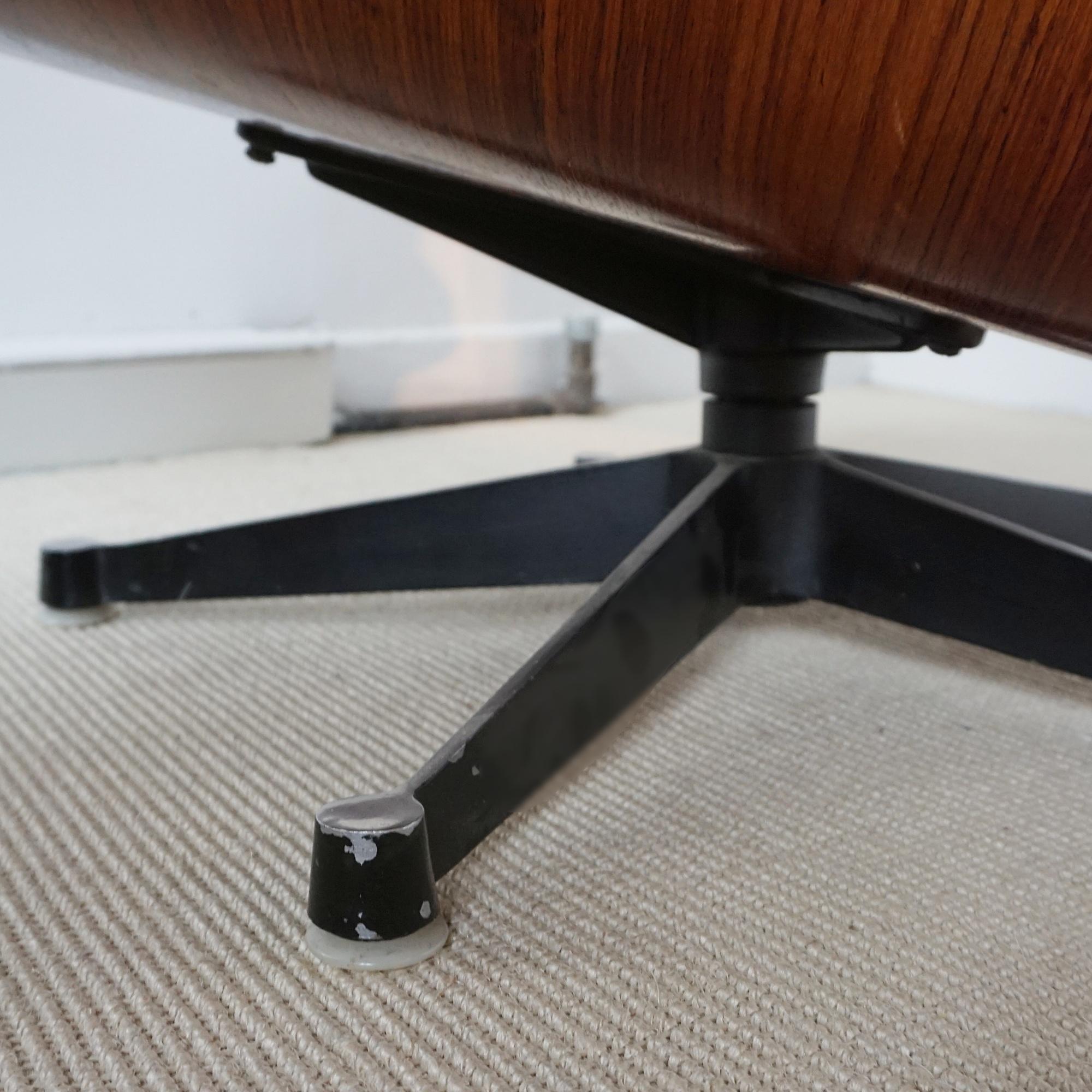 A Pair of Original Herman Miller Eames Chairs and Ottoman for Hille 8