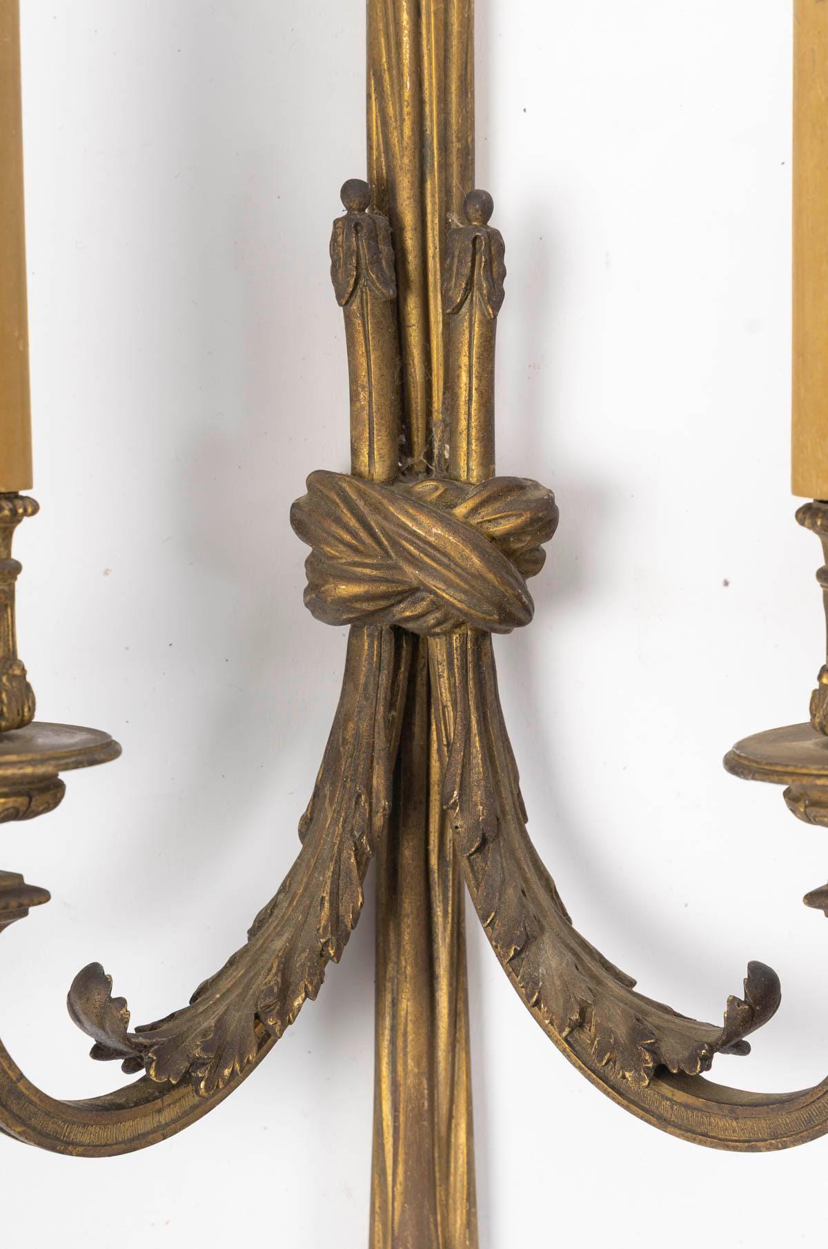 Francese Coppia di scensori in ormolu, stile Luigi XVI, XIX secolo, periodo Napoleone III. in vendita