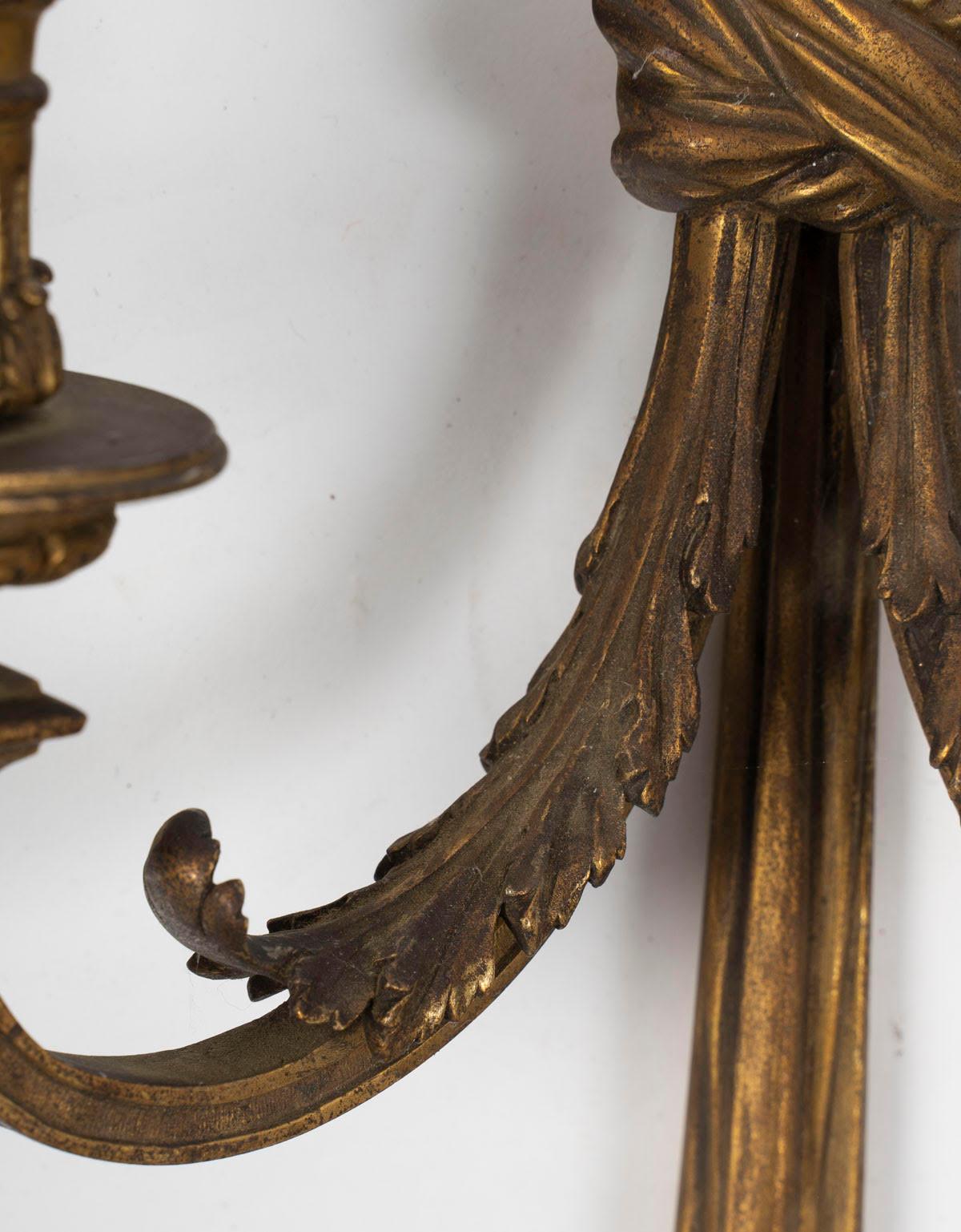 Coppia di scensori in ormolu, stile Luigi XVI, XIX secolo, periodo Napoleone III. in vendita 2