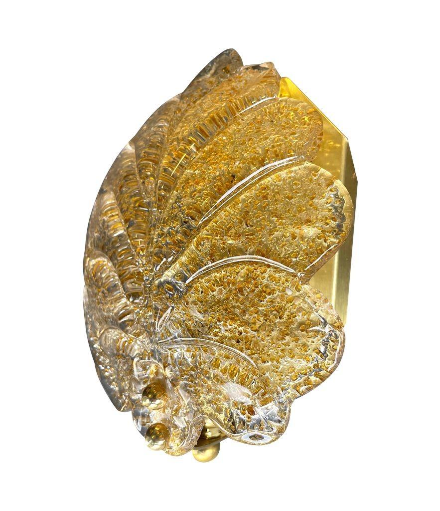 Coppia di appliques di Orrefors in vetro e foglie d'ottone di Reijmyre in vendita 1