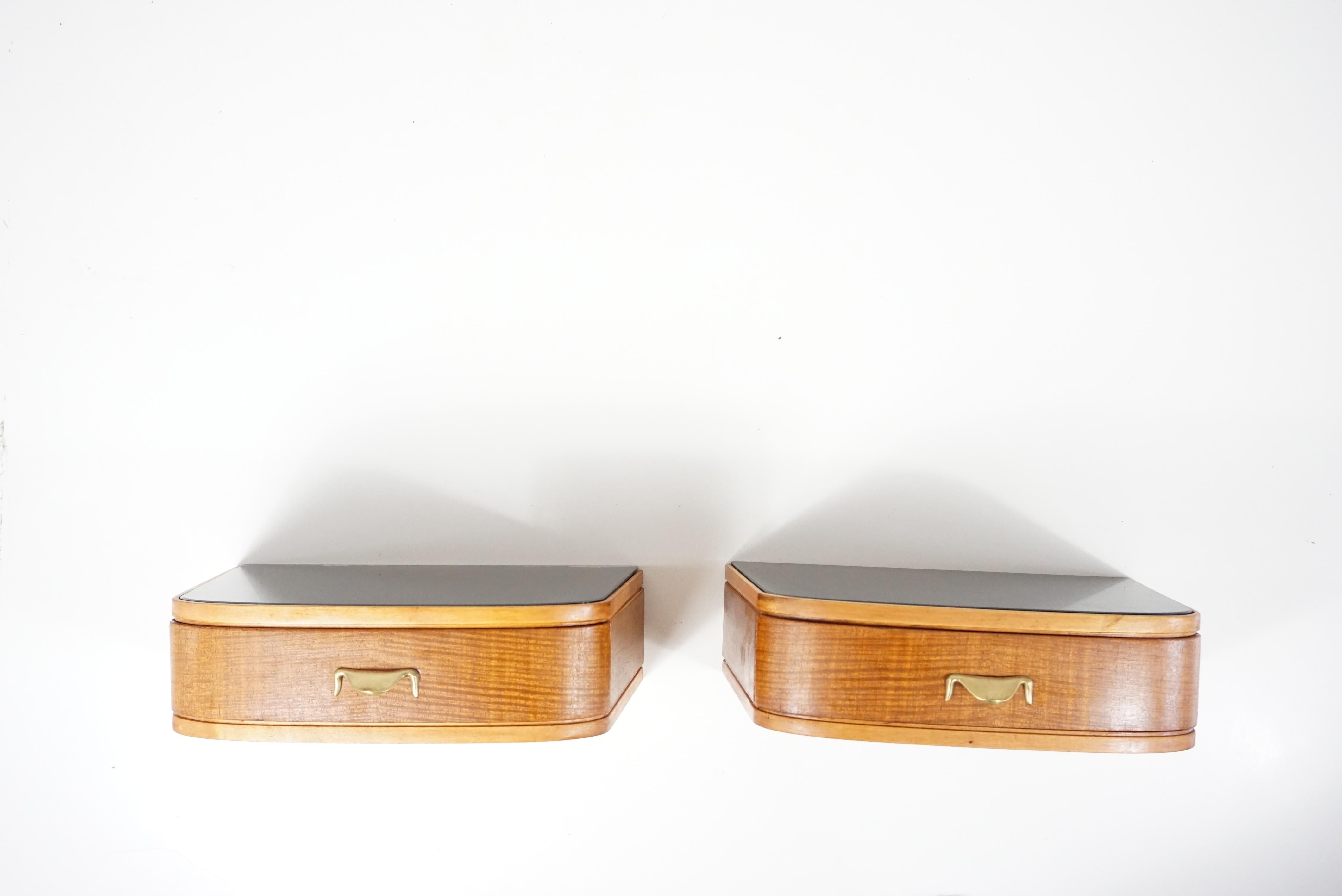 Mid-20th Century A pair of Osvaldo Borsani floating bedside tables, wall mounted, 1950 For Sale