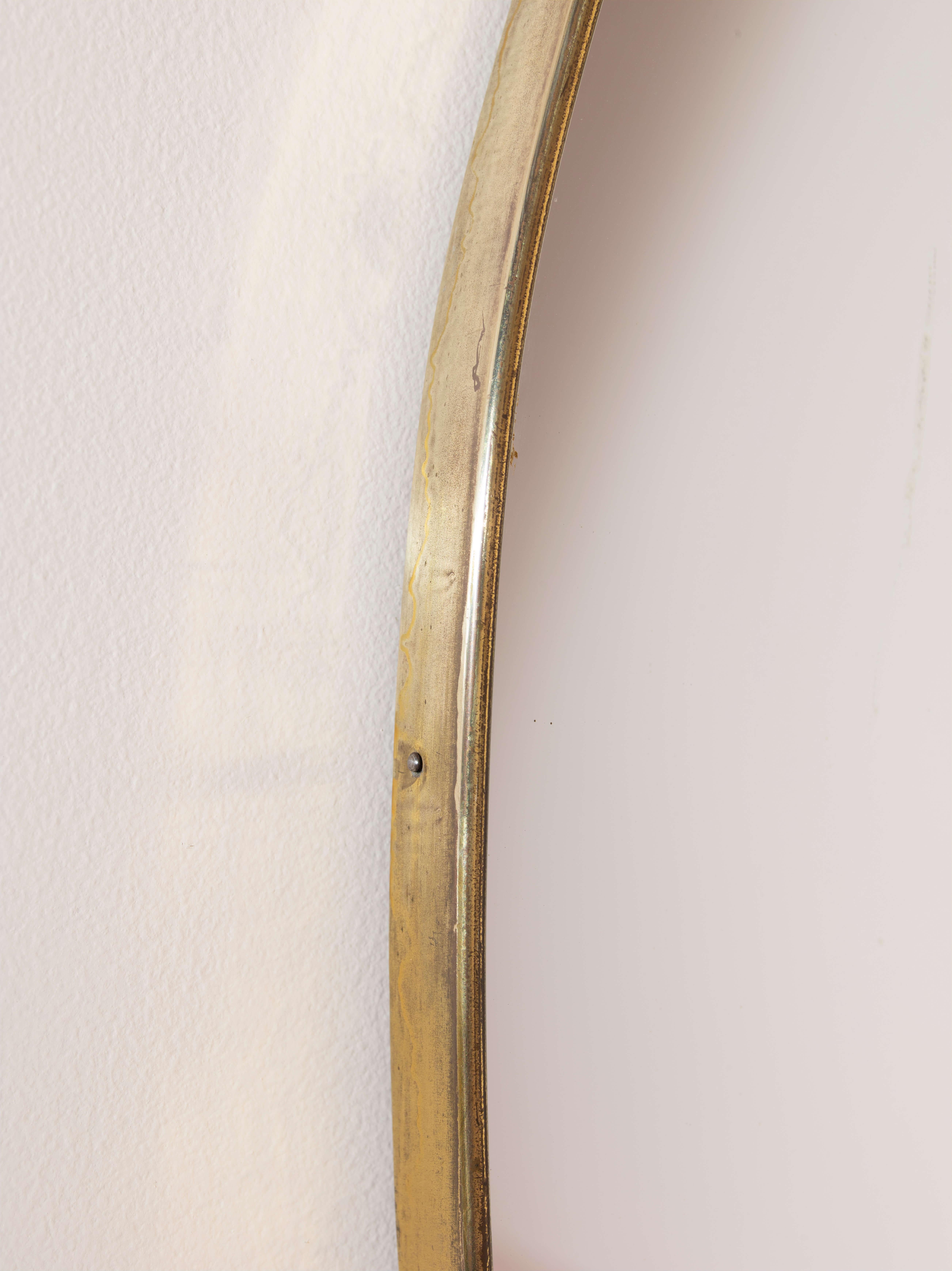 italien Paire de miroirs ovales en laiton, Italie, années 1960 en vente