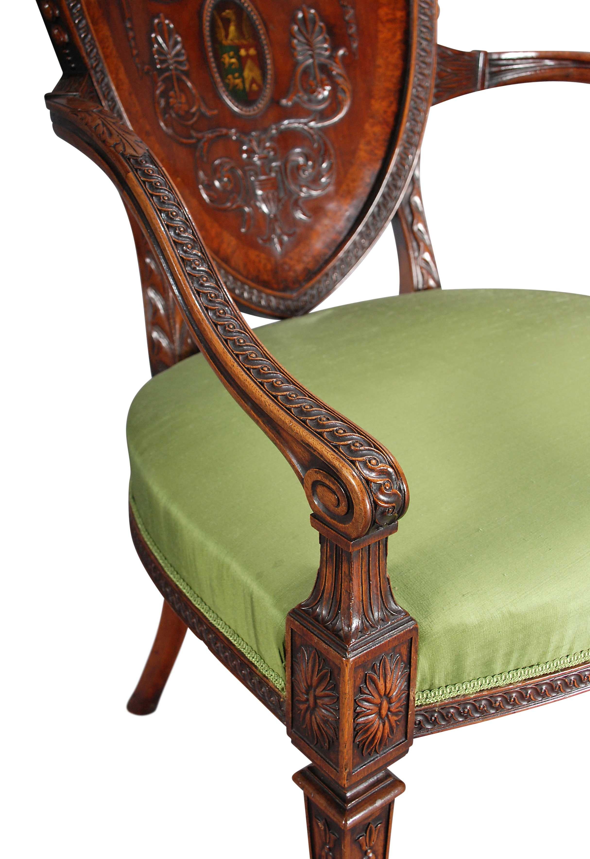 Ein Paar überdimensionale Sessel mit Schildrücken (Handgeschnitzt) im Angebot