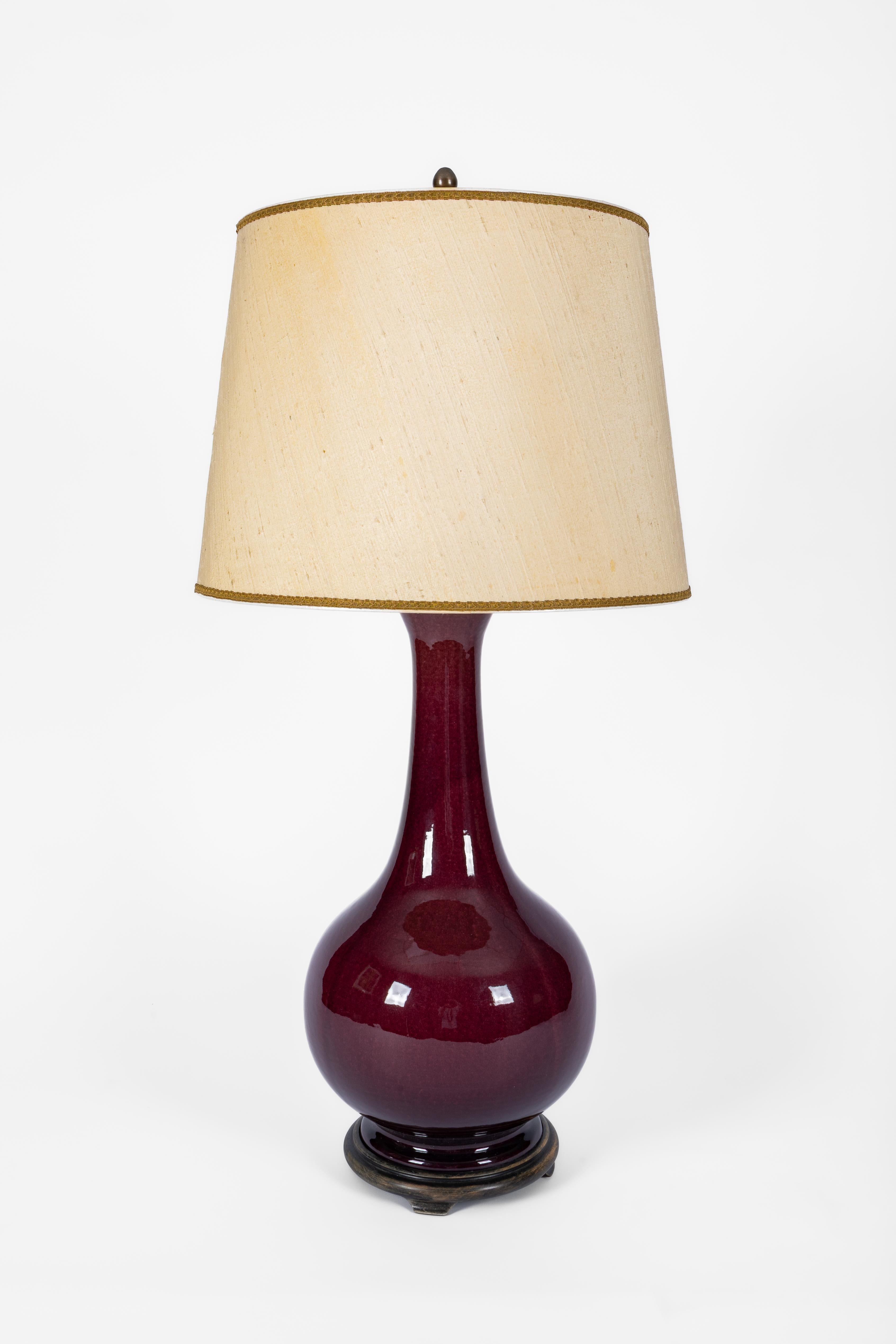 Émaillé Paire de lampes de table en céramique émaillée de couleur sang-de-bœuf en vente