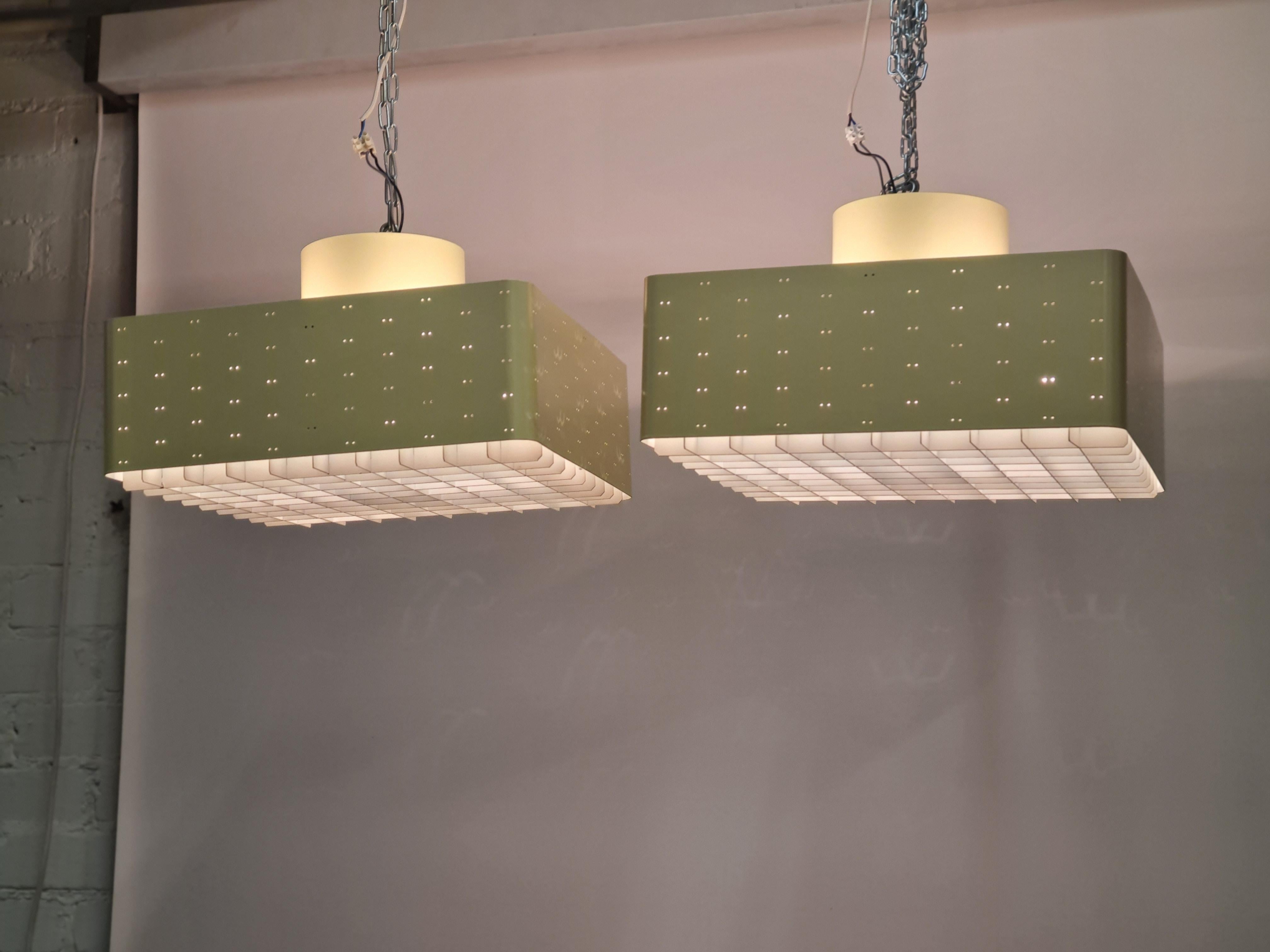 Coppia di lampade da soffitto Paavo Tynell Starry Sky 9068, in giallo e bianco, Idman in vendita 11