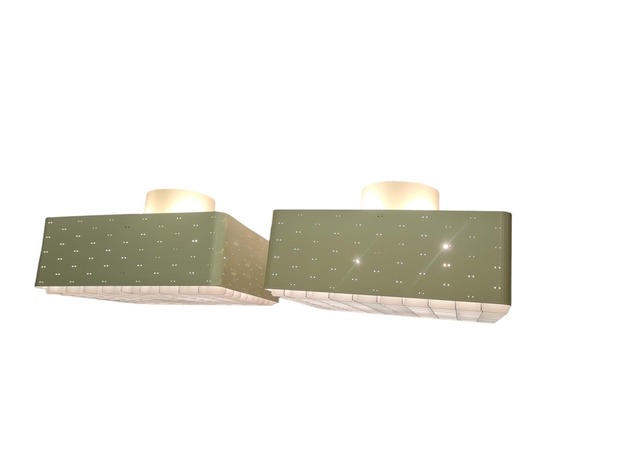 Coppia di lampade da soffitto Paavo Tynell Starry Sky 9068, in giallo e bianco, Idman In condizioni buone in vendita a Helsinki, FI