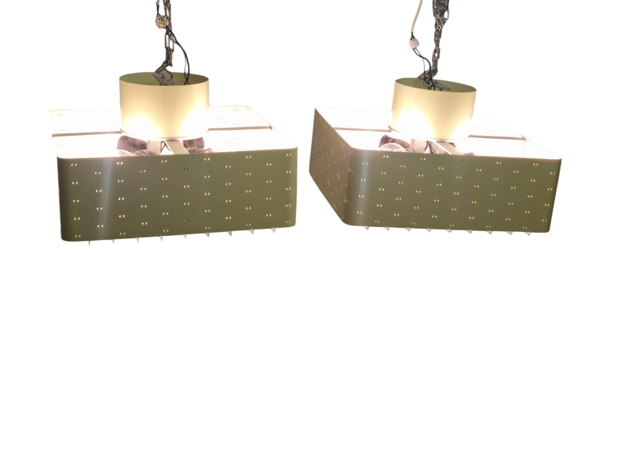 Coppia di lampade da soffitto Paavo Tynell Starry Sky 9068, in giallo e bianco, Idman in vendita 1
