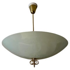 Coppia di lampadari in ottone in stile Paavo Tynell, modello 1088