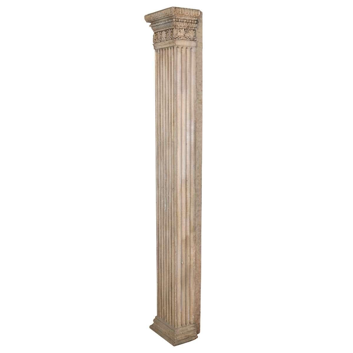 A Pair of Painted and Fluted Pilasters In Good Condition For Sale In New York, NY