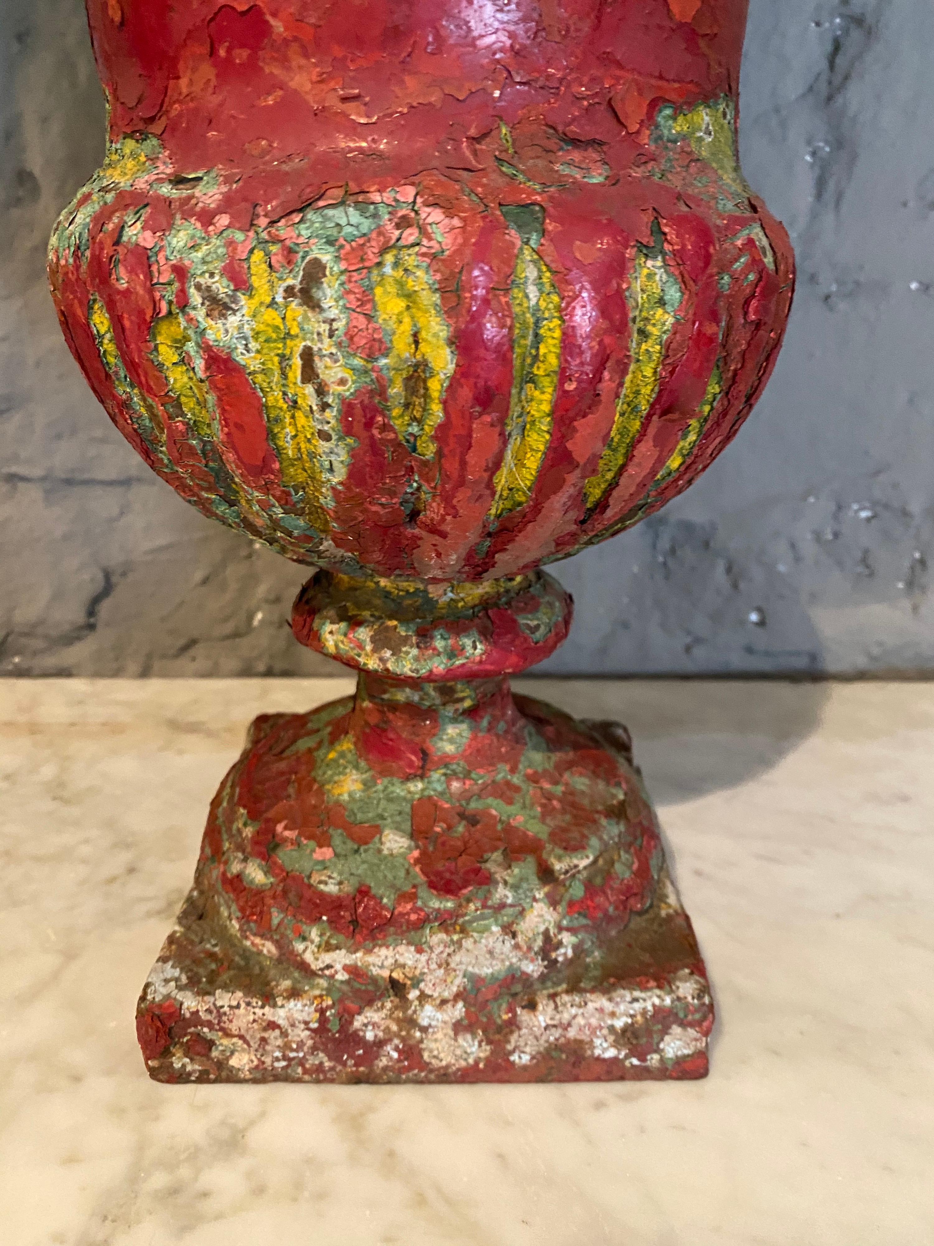 Pair of Painted French 19th Century Cast Iron Urns In Good Condition In London, GB