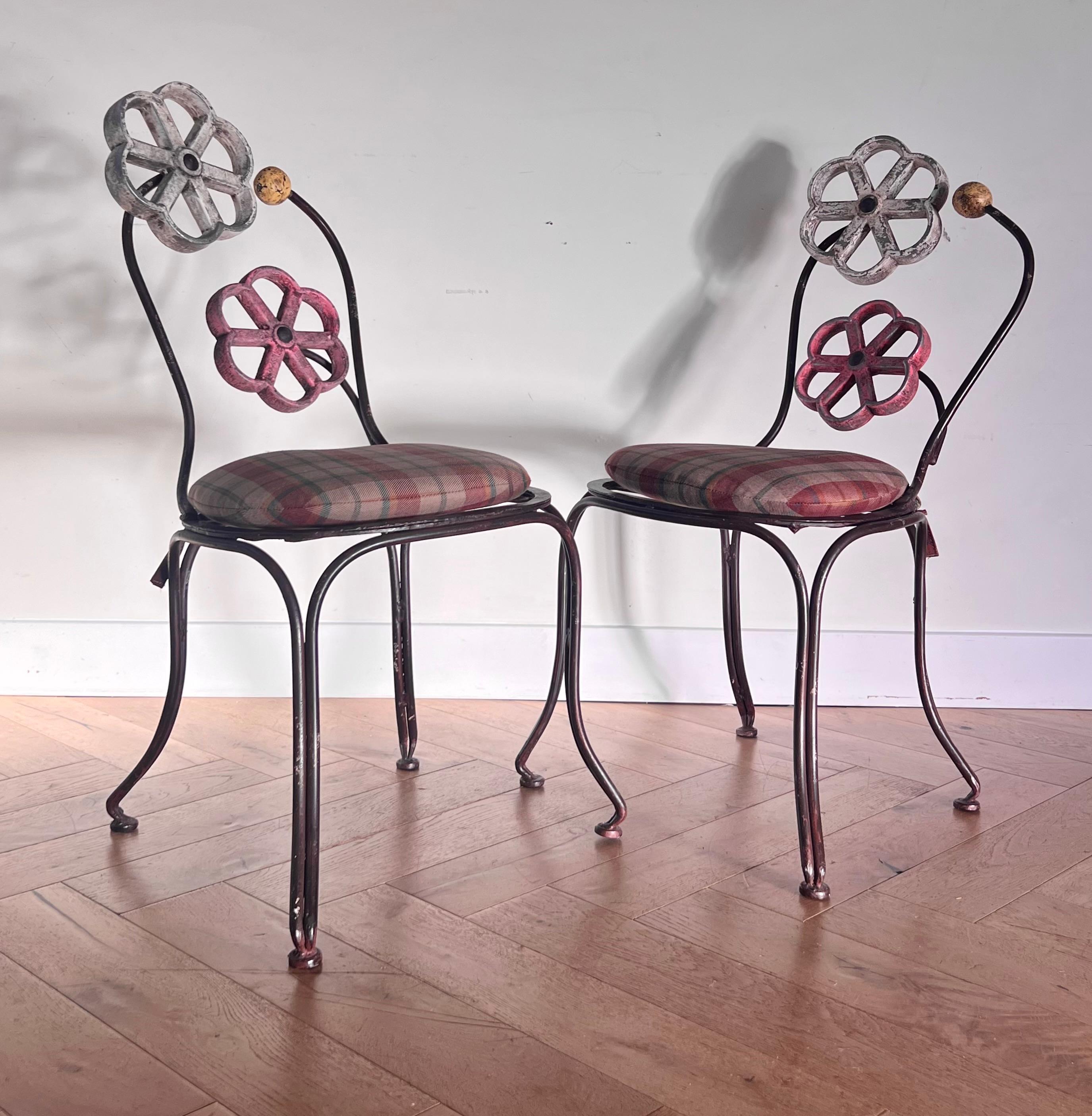 Paire de chaises en fer peint de Joe Brown pour Anthropologie, début de carrière en vente 4