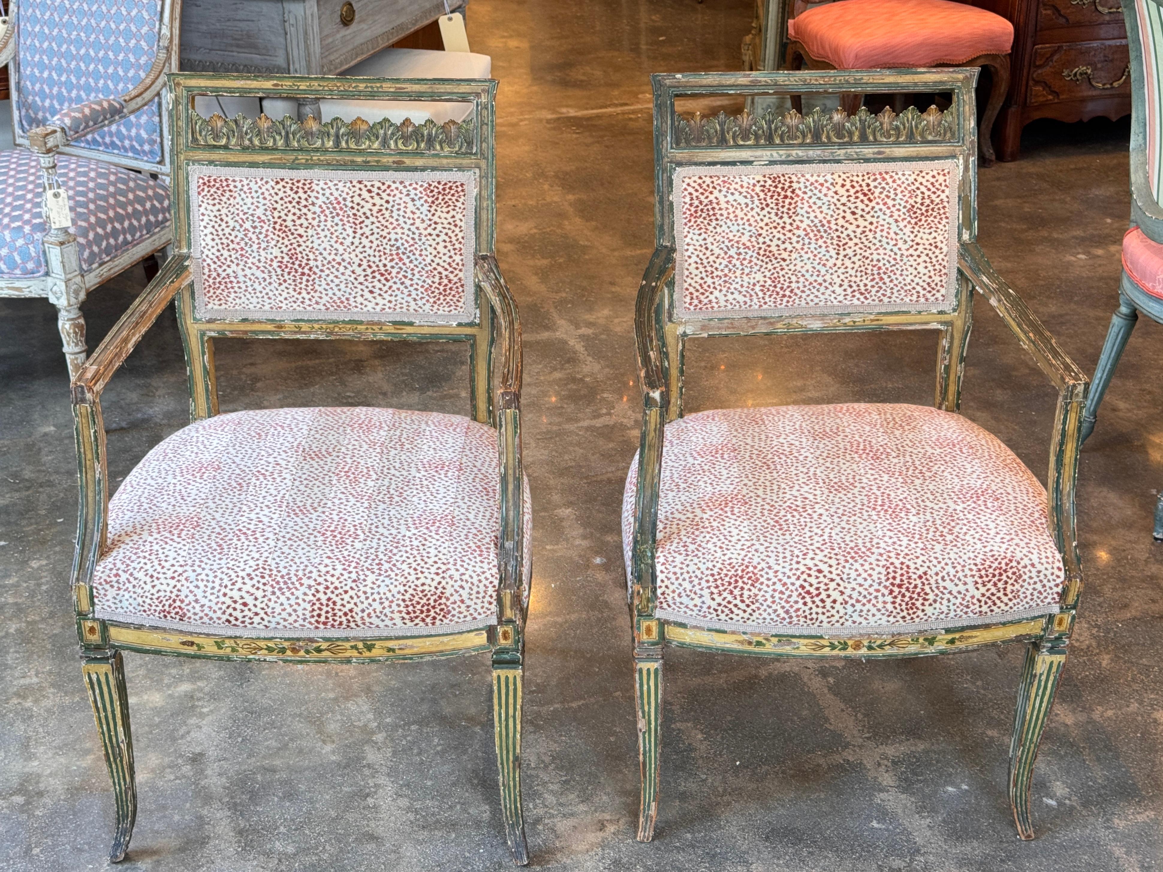 Ein Paar bemalte italienische Sessel im Zustand „Gut“ im Angebot in Charlottesville, VA