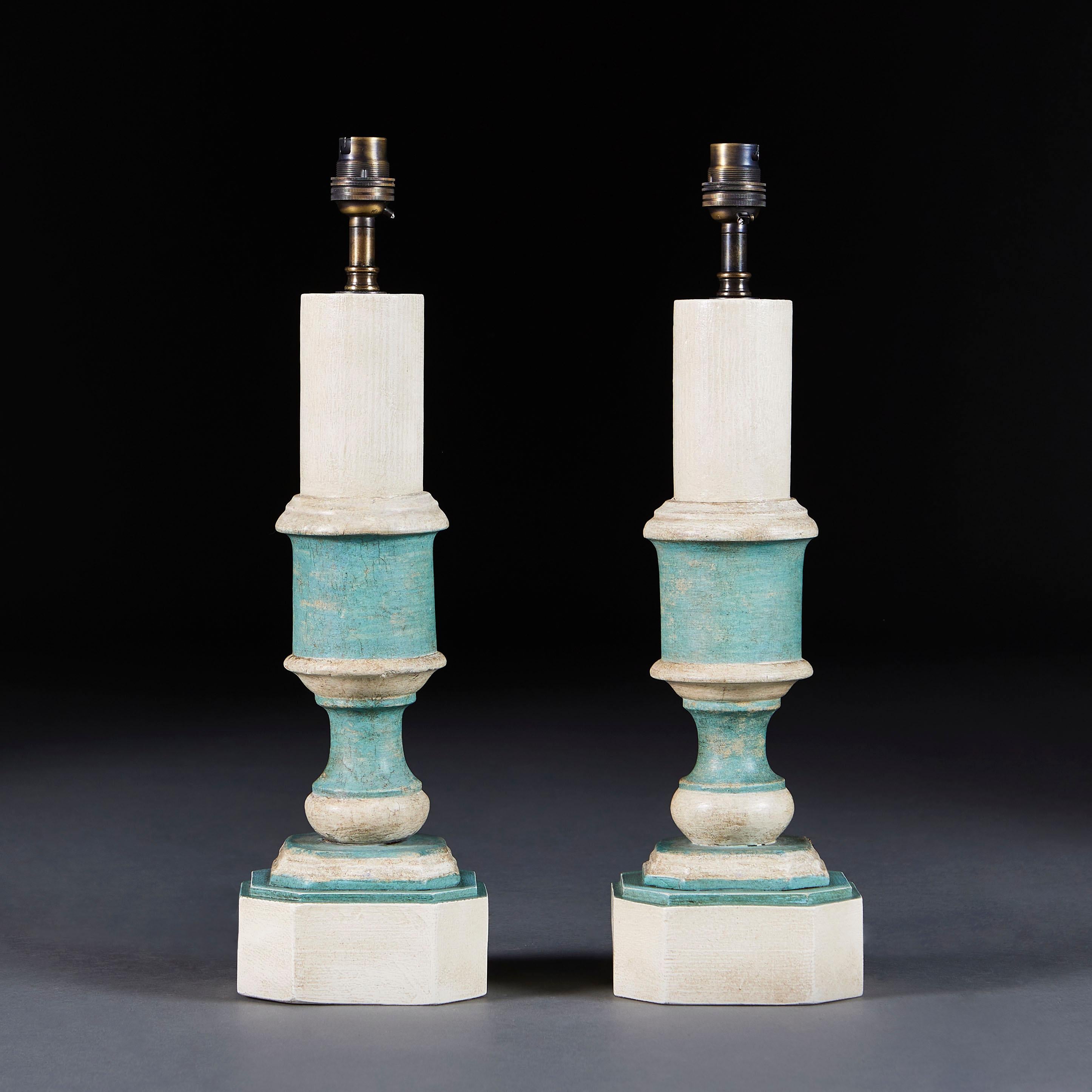 A Pair of Painted Italian Bedside Lamps In Good Condition In London, GB