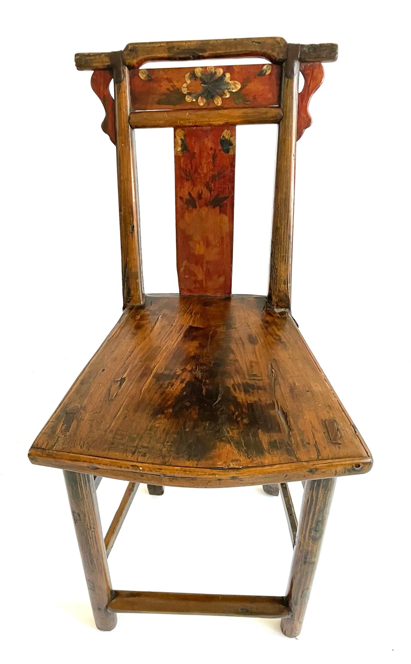 Paar bemalte chinesische Stühle aus dem späten 18. Jahrhundert im Angebot 3