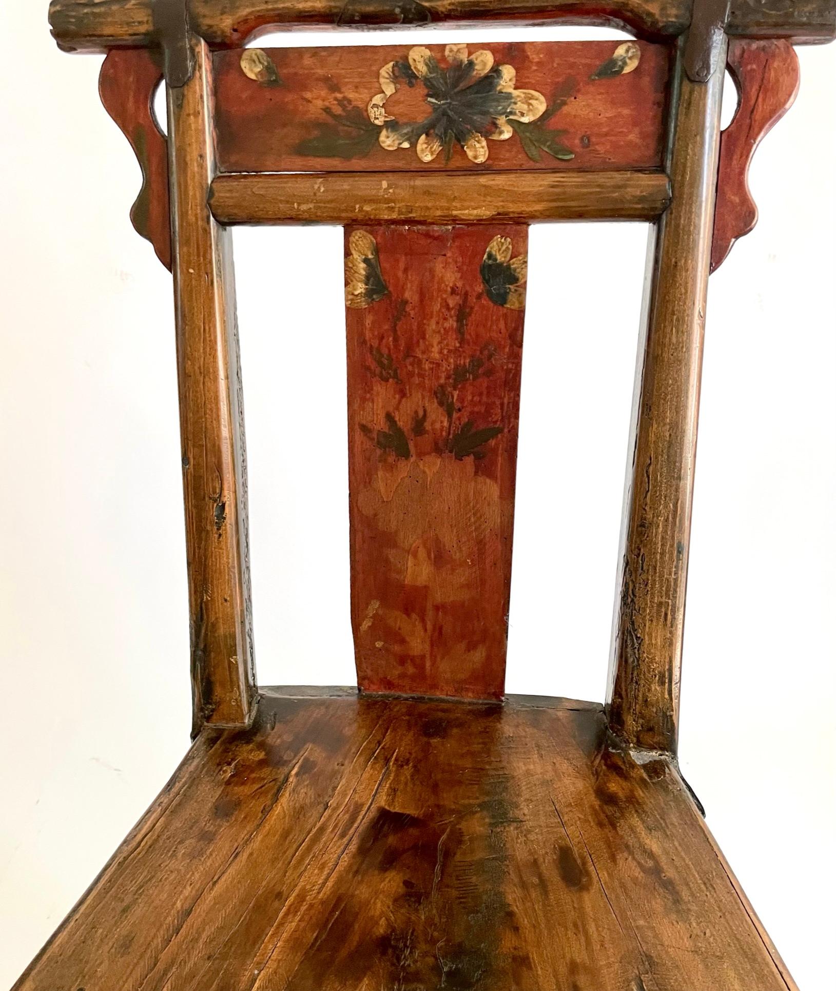 Paar bemalte chinesische Stühle aus dem späten 18. Jahrhundert im Angebot 4