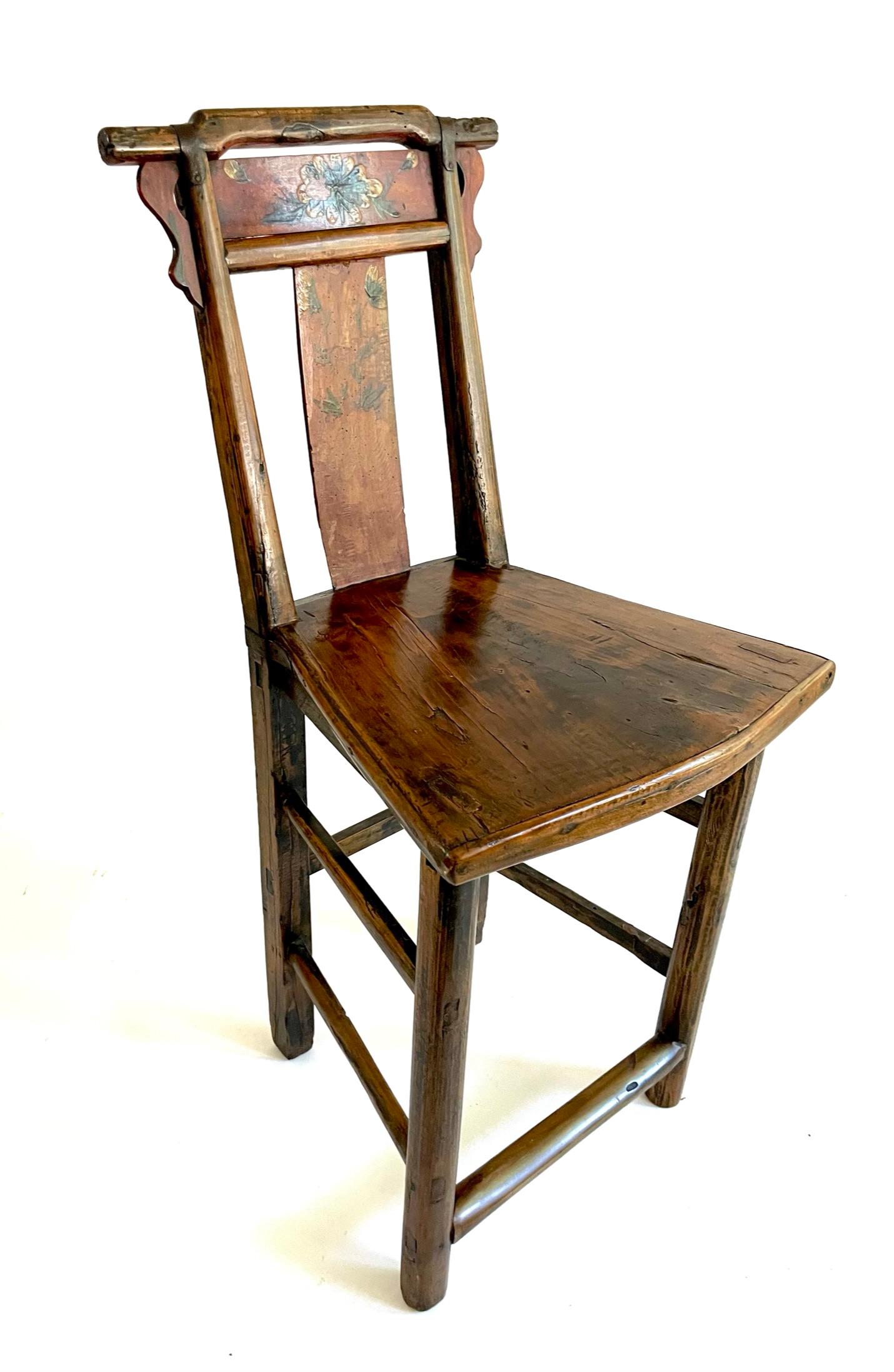 Paar bemalte chinesische Stühle aus dem späten 18. Jahrhundert im Angebot 5