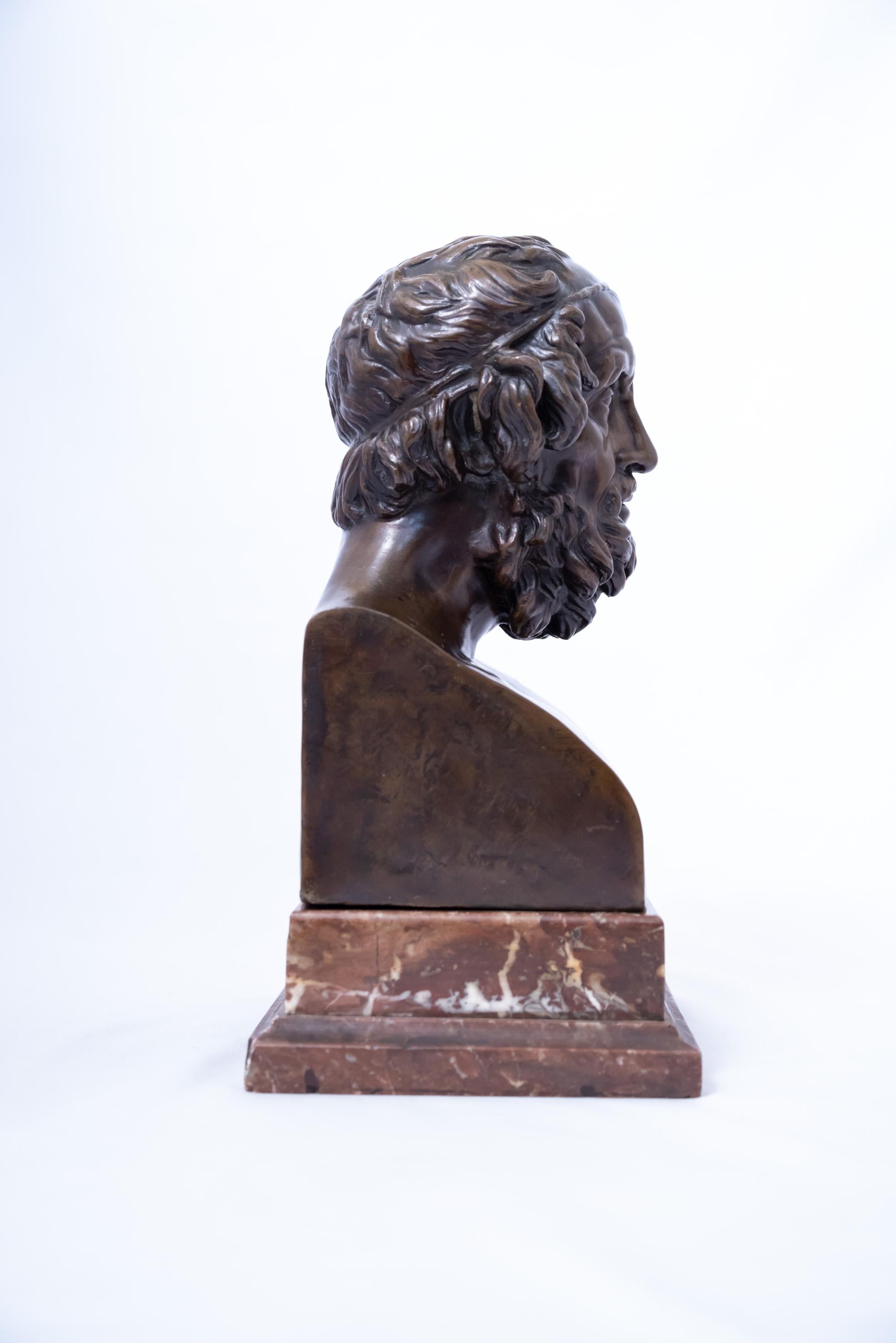 Paire de bustes en bronze patiné représentant Homer et Euripedes en vente 5