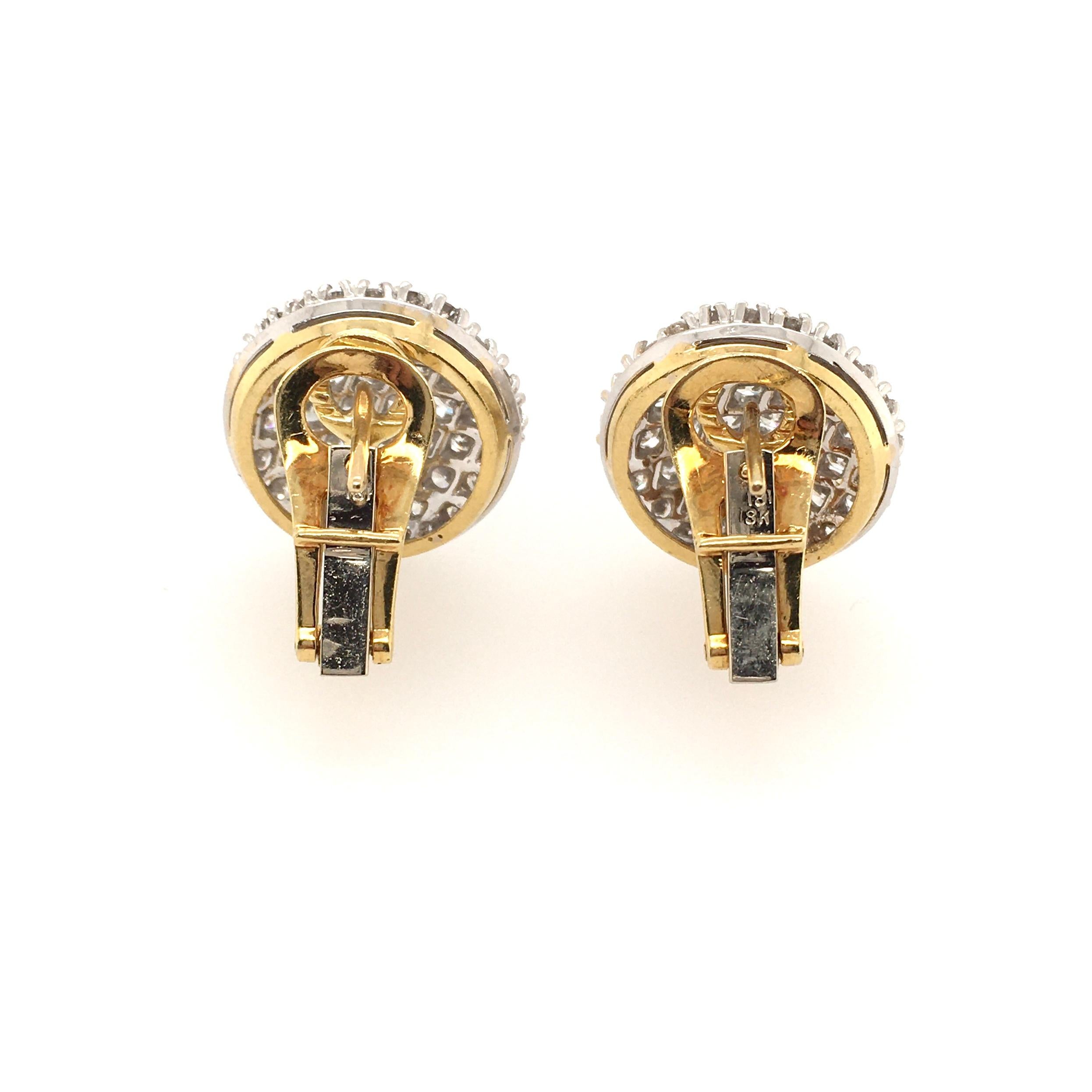 Pair of Pave Diamond and Gold Earrings In Excellent Condition In New York, NY
