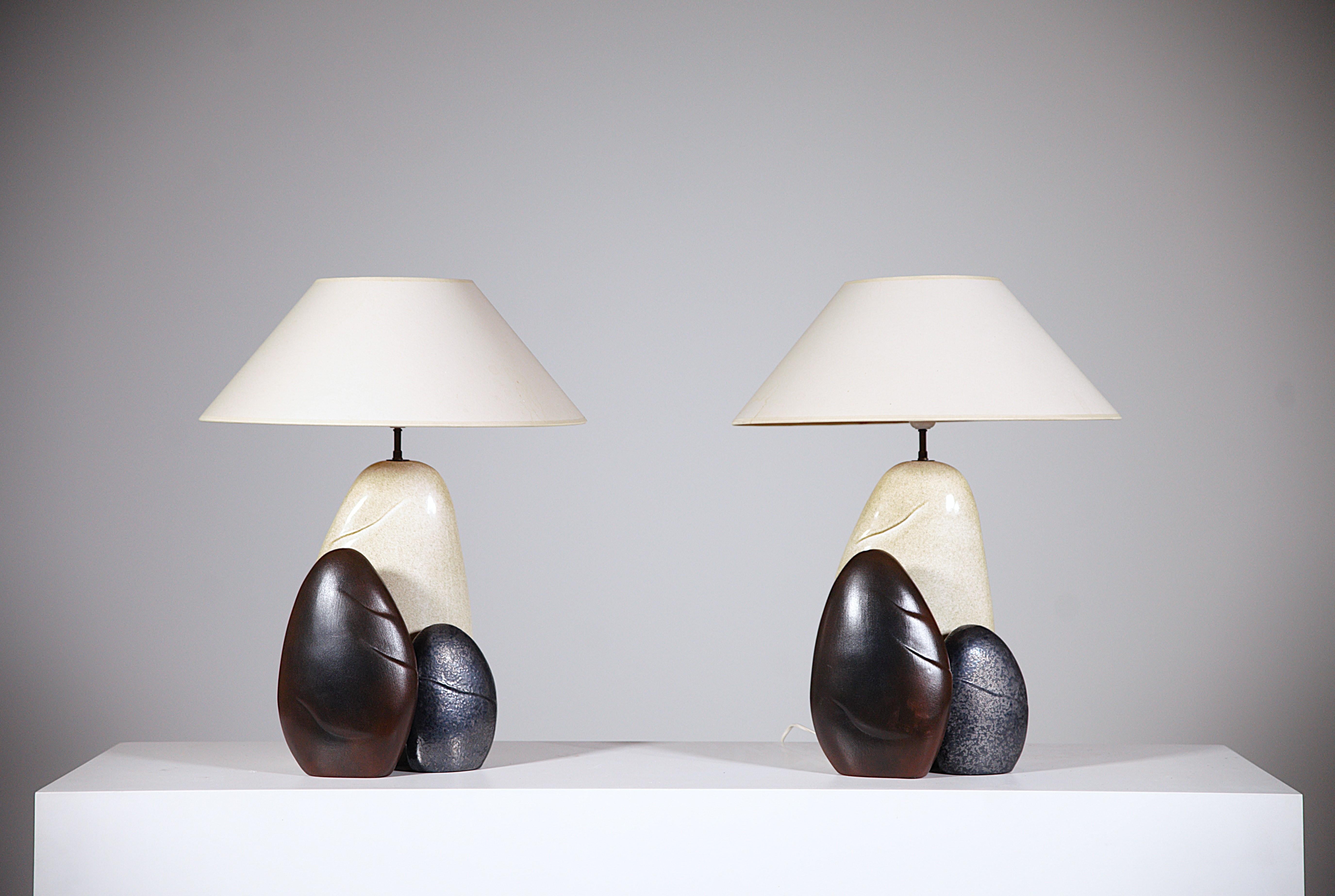 A pair of pebble lamp by François Châtain France 1990s.

Signed on the socket.

Report : Lampshade have some stain ( please consult the photos ).
