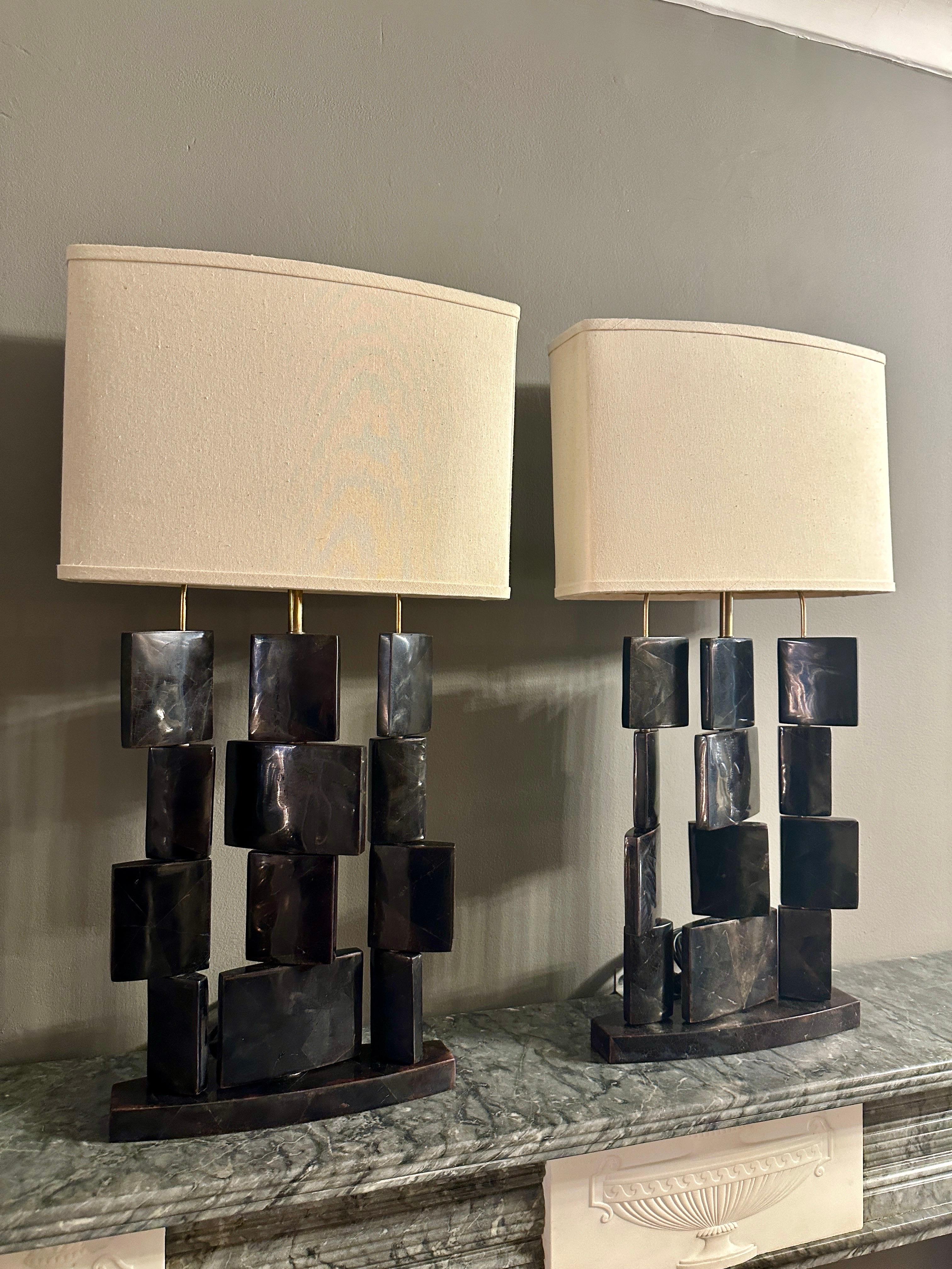 A Pair Of Pen Shell And Brass Table Lamps By R&Y Augousti Paris  In Good Condition For Sale In London, GB