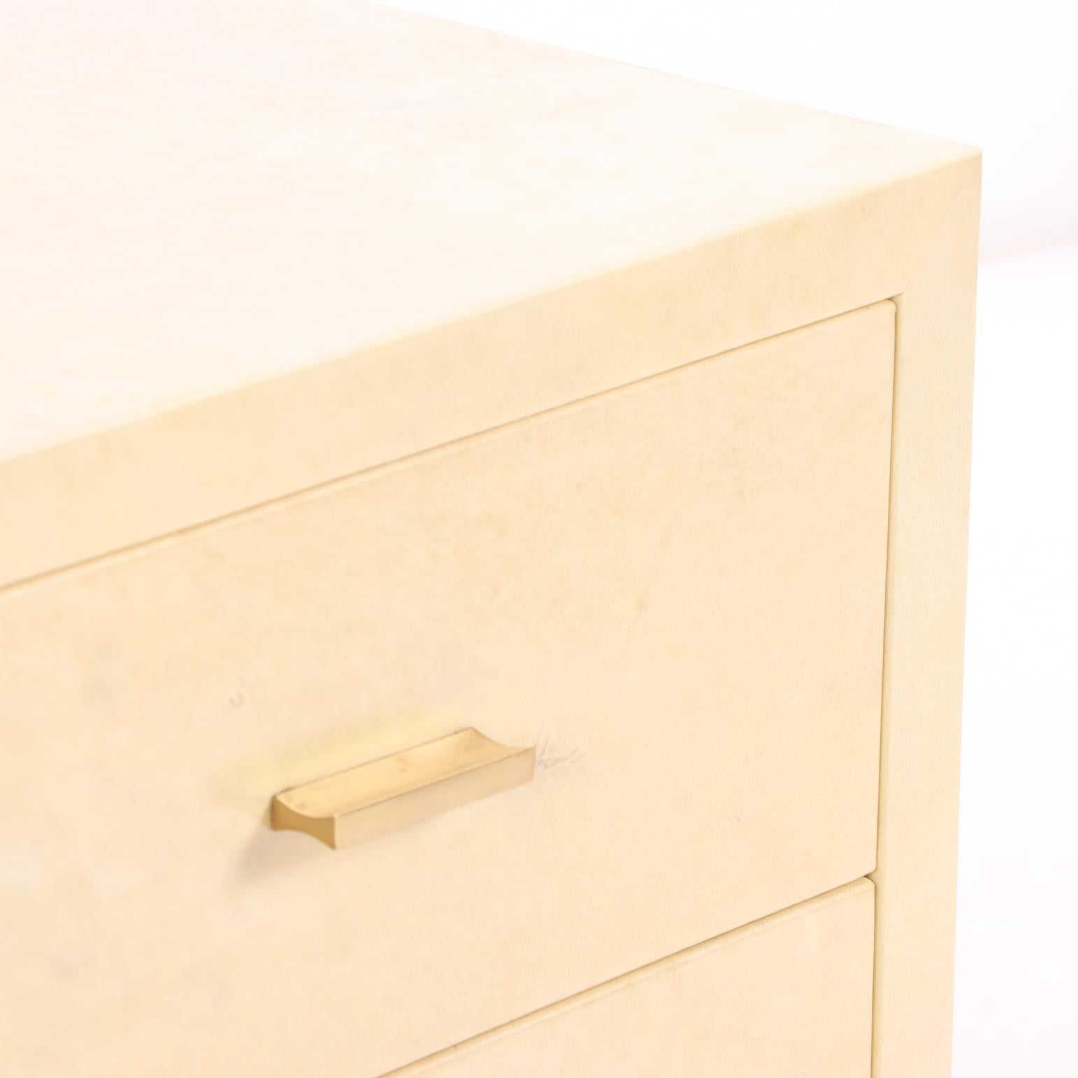 Mid-Century Modern A Pair of Pergamino 4-Drawers Cabinets / Nightstands, C. 1960. For Sale