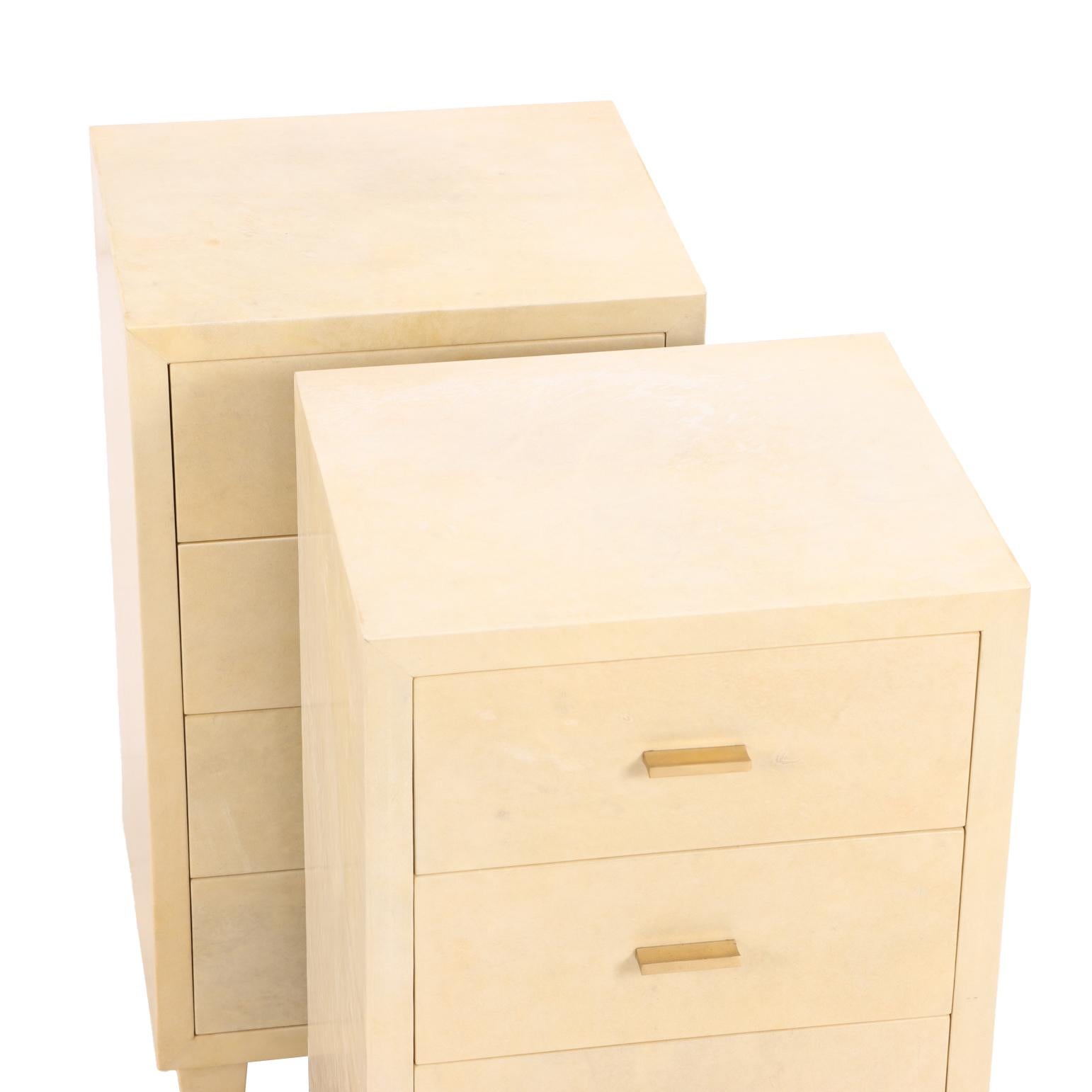 A Pair of Pergamino 4-Drawers Cabinets / Nightstands, C. 1960. In Good Condition For Sale In Philadelphia, PA