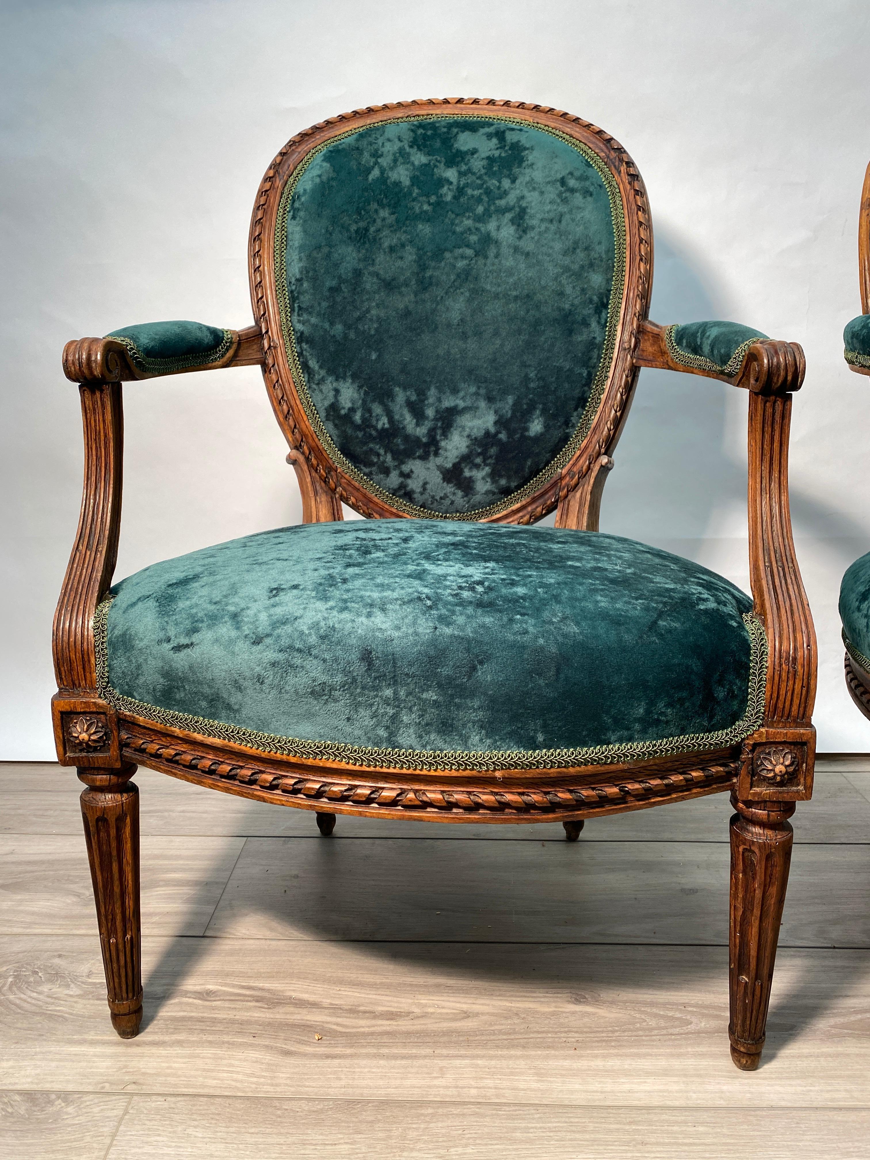 Pair of Period 18th Century French Louis XVI Walnut Fauteuil Arm Chairs For Sale 1