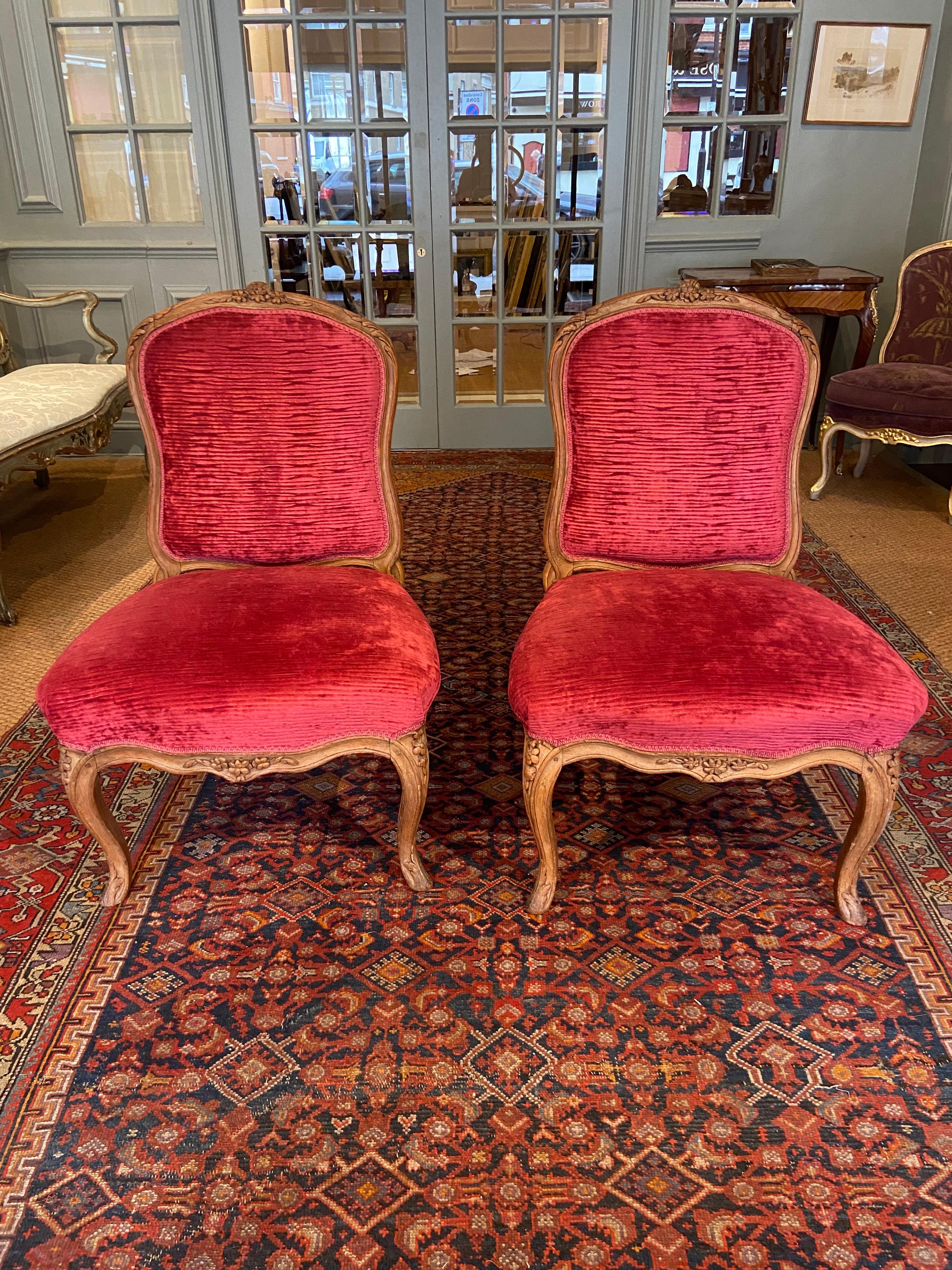 A Pair of Period Louis XV Beechwood Salon Chairs (Mid 18th Century).