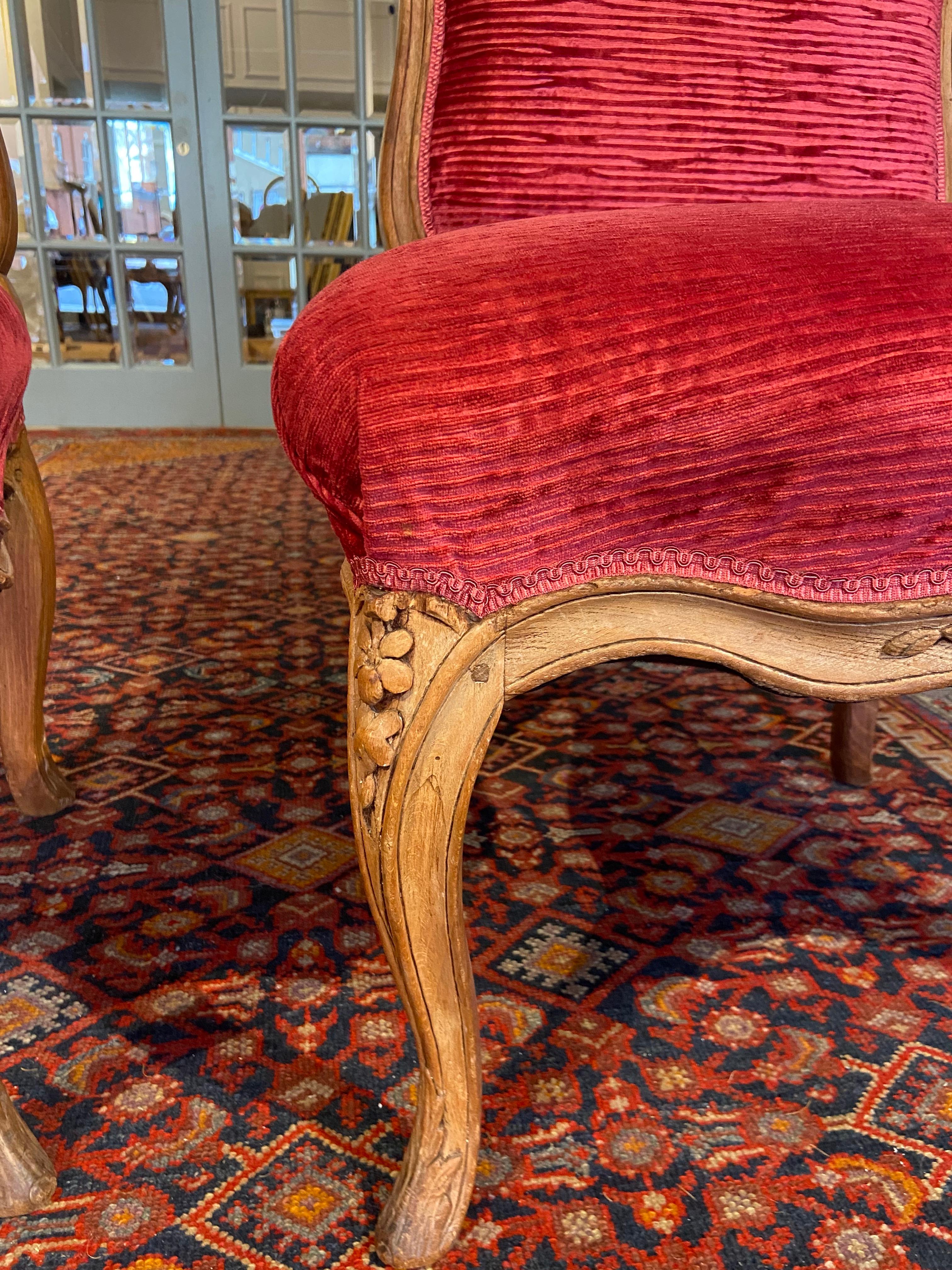 Pair of Period Louis XV Beechwood Salon Chairs 'Mid 18th Century' In Good Condition For Sale In London, GB