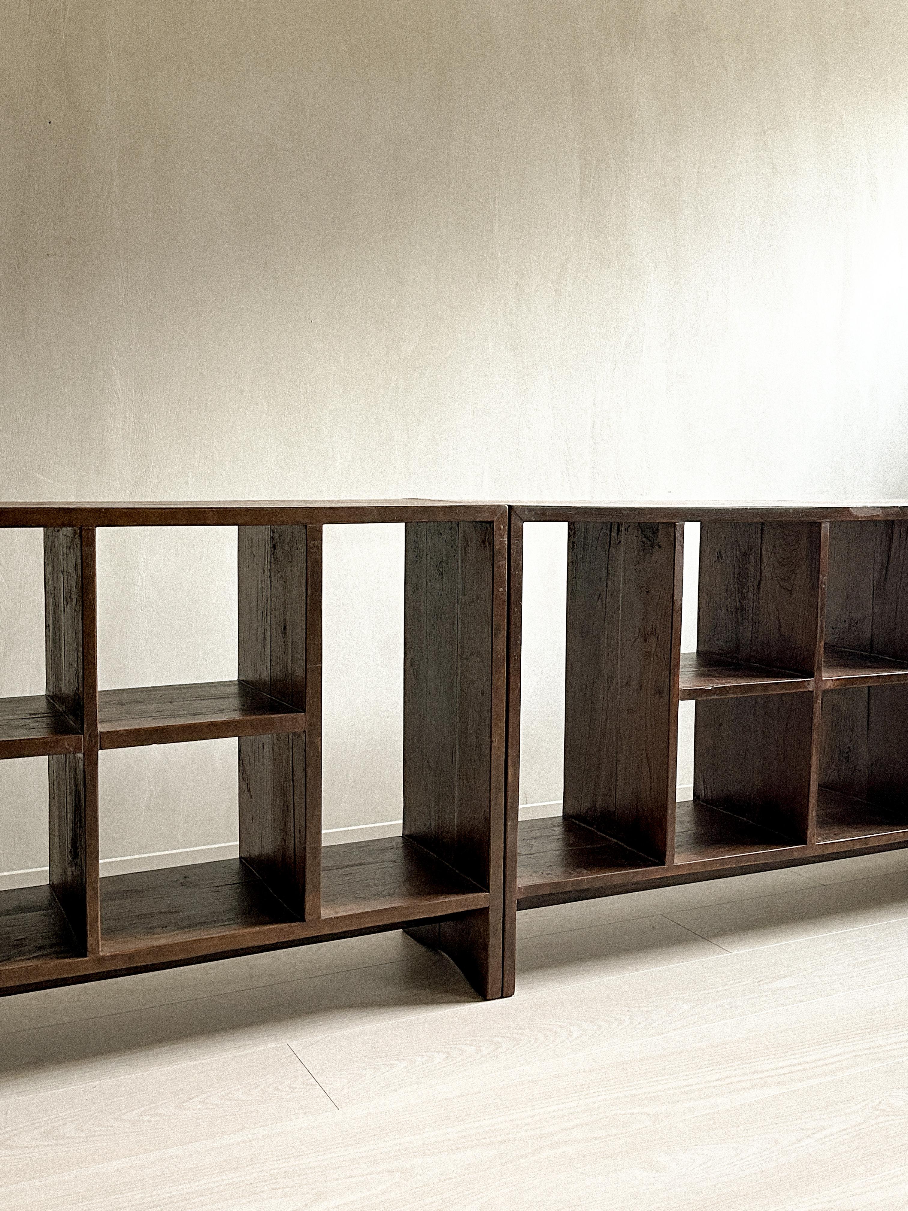 Ein Paar Pierre Jeanneret '1896-1967' 'PJ-R-27-A' File Racks, Indien, 1950er Jahre 7